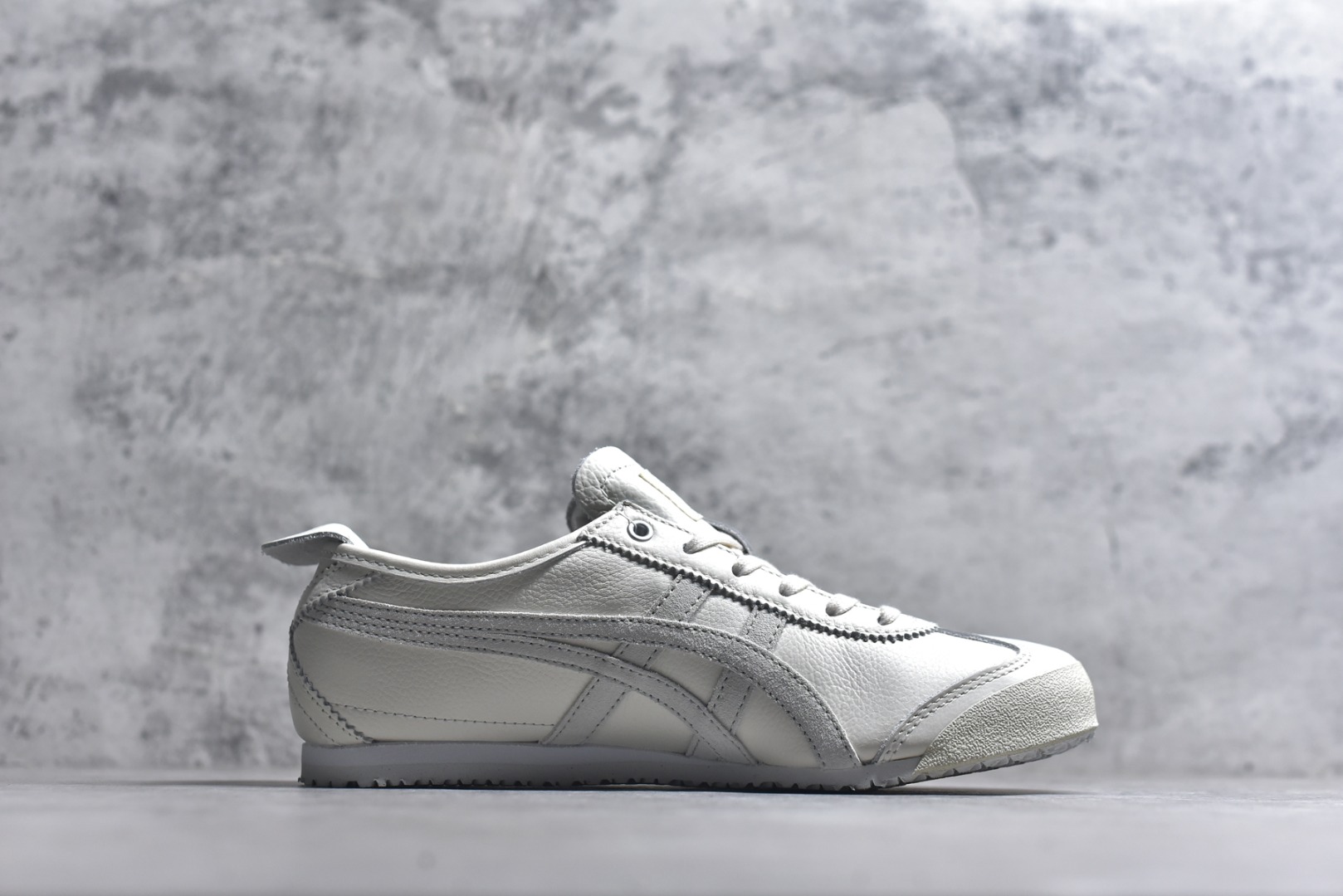 图片[3]-#Onitsuka Tiger鬼塚虎 MEXICO 66 进口皮料 一比一复刻 舒适百搭 低帮 板鞋 男女同款 T22米灰 1183A942-101 尺码 35 36 37 37.5 38 39 39.5 40 40.5 41.5 42 42.5 43.5 44 44.5 45-选品中心