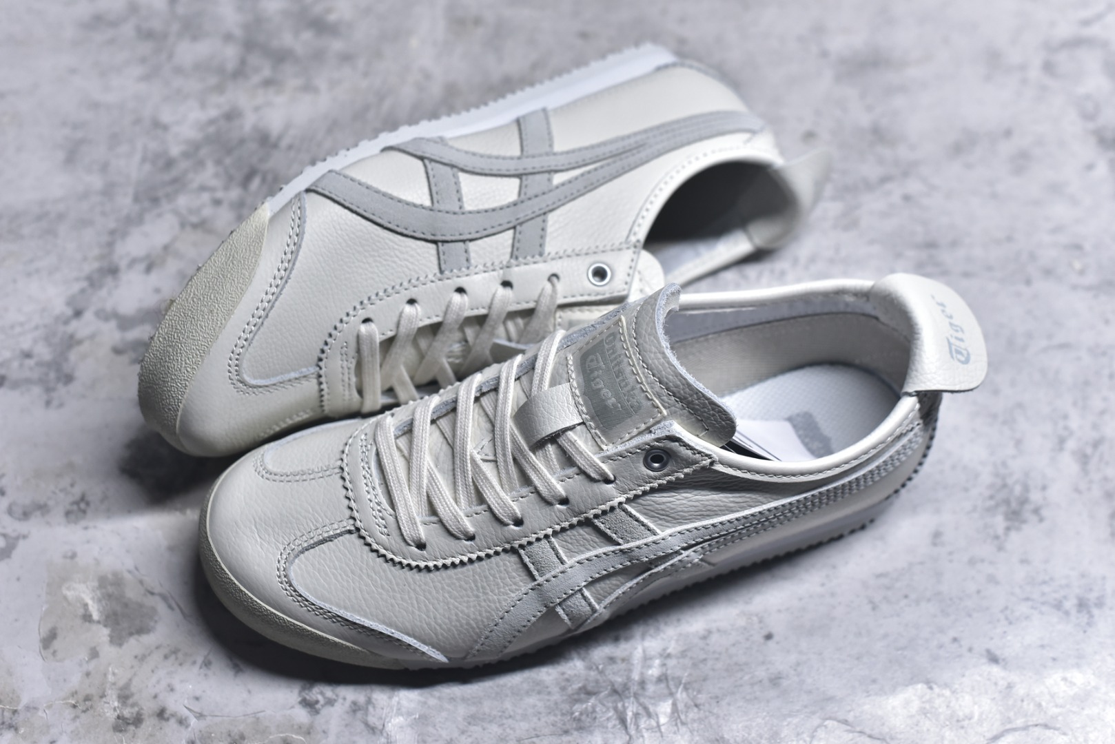 图片[7]-#Onitsuka Tiger鬼塚虎 MEXICO 66 进口皮料 一比一复刻 舒适百搭 低帮 板鞋 男女同款 T22米灰 1183A942-101 尺码 35 36 37 37.5 38 39 39.5 40 40.5 41.5 42 42.5 43.5 44 44.5 45-选品中心