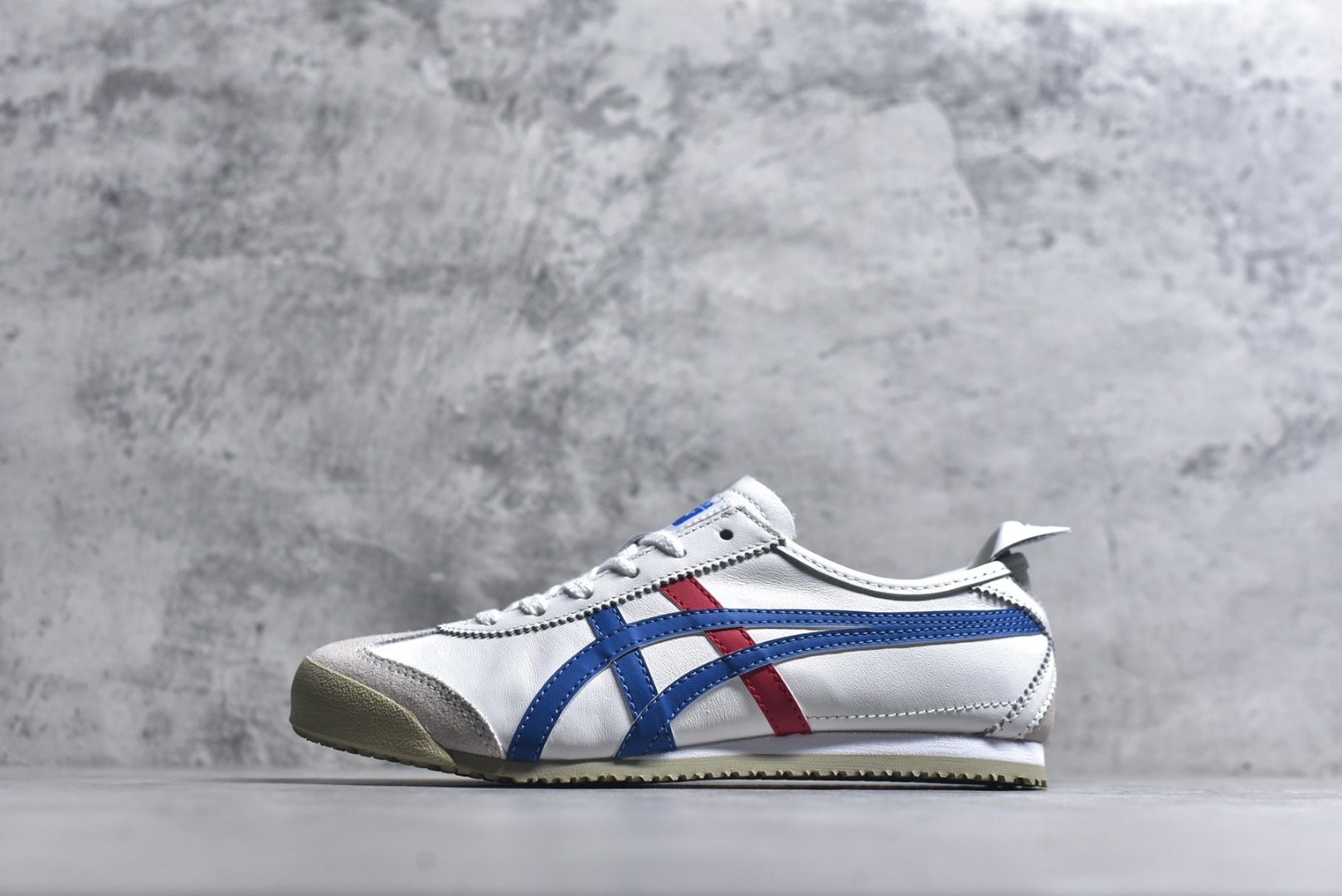 #Onitsuka Tiger鬼塚虎 MEXICO 66 进口皮料 一比一复刻 舒适百搭 低帮 板鞋 男女同款 T10白蓝红 DL408-0146 尺码 35 36 37 37.5 38 39 39.5 40 40.5 41.5 42 42.5 43.5 44 44.5 45-选品中心