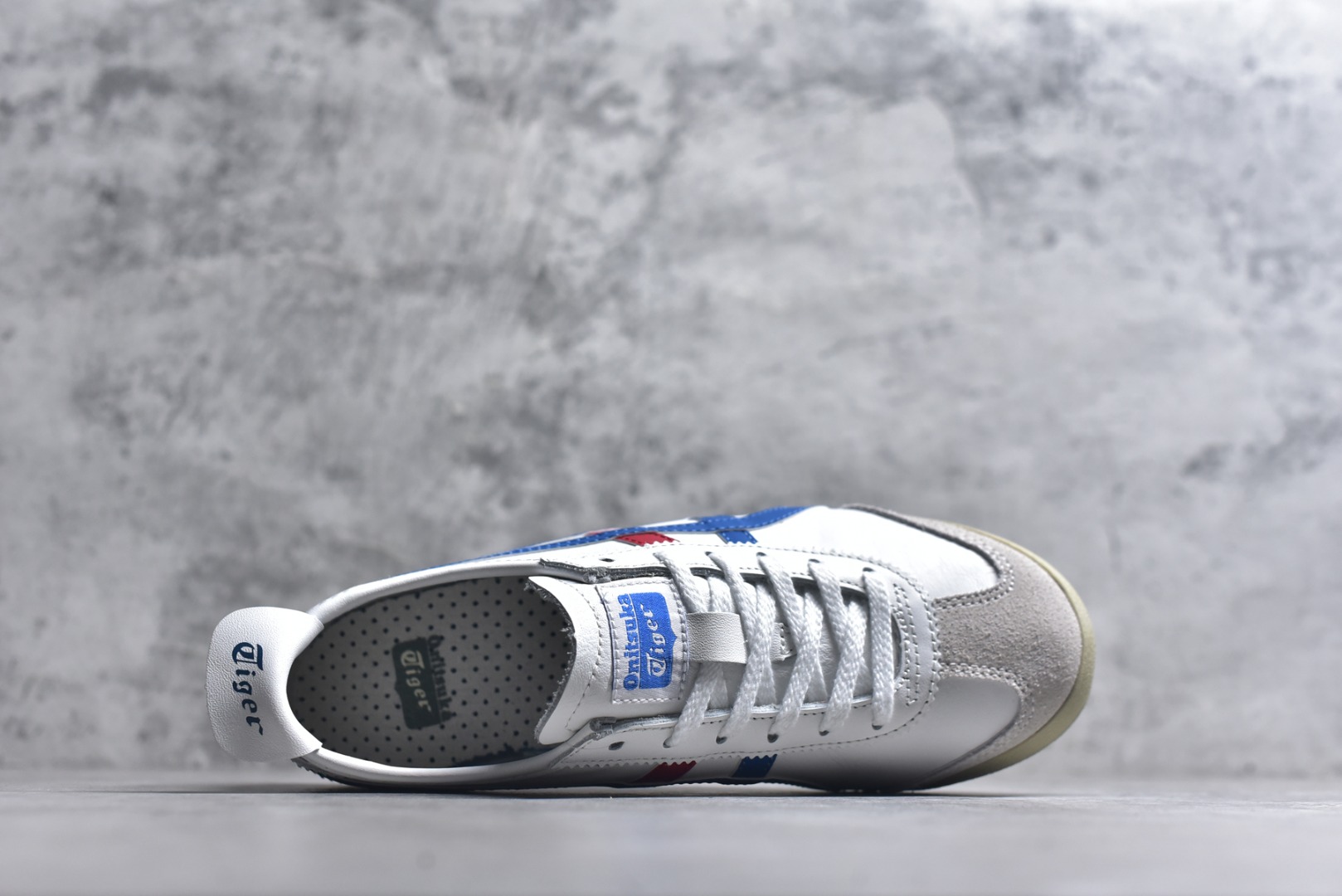 图片[4]-#Onitsuka Tiger鬼塚虎 MEXICO 66 进口皮料 一比一复刻 舒适百搭 低帮 板鞋 男女同款 T10白蓝红 DL408-0146 尺码 35 36 37 37.5 38 39 39.5 40 40.5 41.5 42 42.5 43.5 44 44.5 45-选品中心