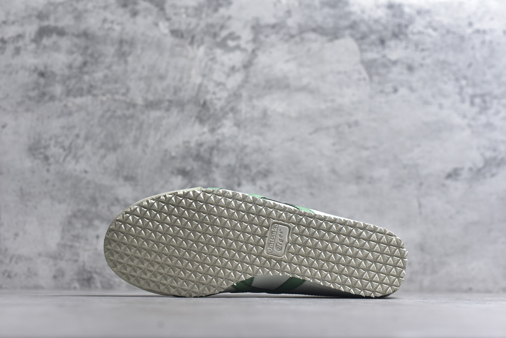 图片[6]-#Onitsuka Tiger鬼塚虎 MEXICO 66 进口皮料 一比一复刻 舒适百搭 低帮 板鞋 男女同款 T20青苹果 1183A201-304 尺码 35 36 37 37.5 38 39 39.5 40 40.5 41.5 42 42.5 43.5 44 44.5 45-选品中心