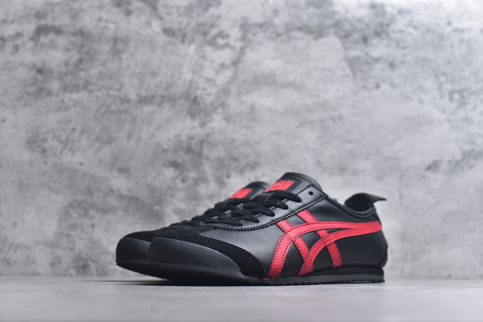 图片[2]-#Onitsuka Tiger鬼塚虎 MEXICO 66 进口皮料 一比一复刻 舒适百搭 低帮 板鞋 男女同款 T27黑红 1183C102-004 尺码 35 36 37 37.5 38 39 39.5 40 40.5 41.5 42 42.5 43.5 44 44.5 45-选品中心