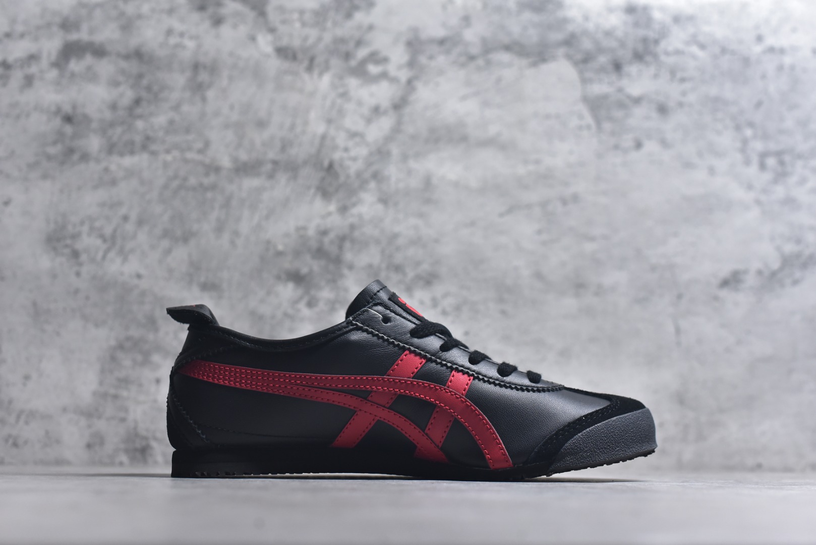 图片[3]-#Onitsuka Tiger鬼塚虎 MEXICO 66 进口皮料 一比一复刻 舒适百搭 低帮 板鞋 男女同款 T27黑红 1183C102-004 尺码 35 36 37 37.5 38 39 39.5 40 40.5 41.5 42 42.5 43.5 44 44.5 45-选品中心