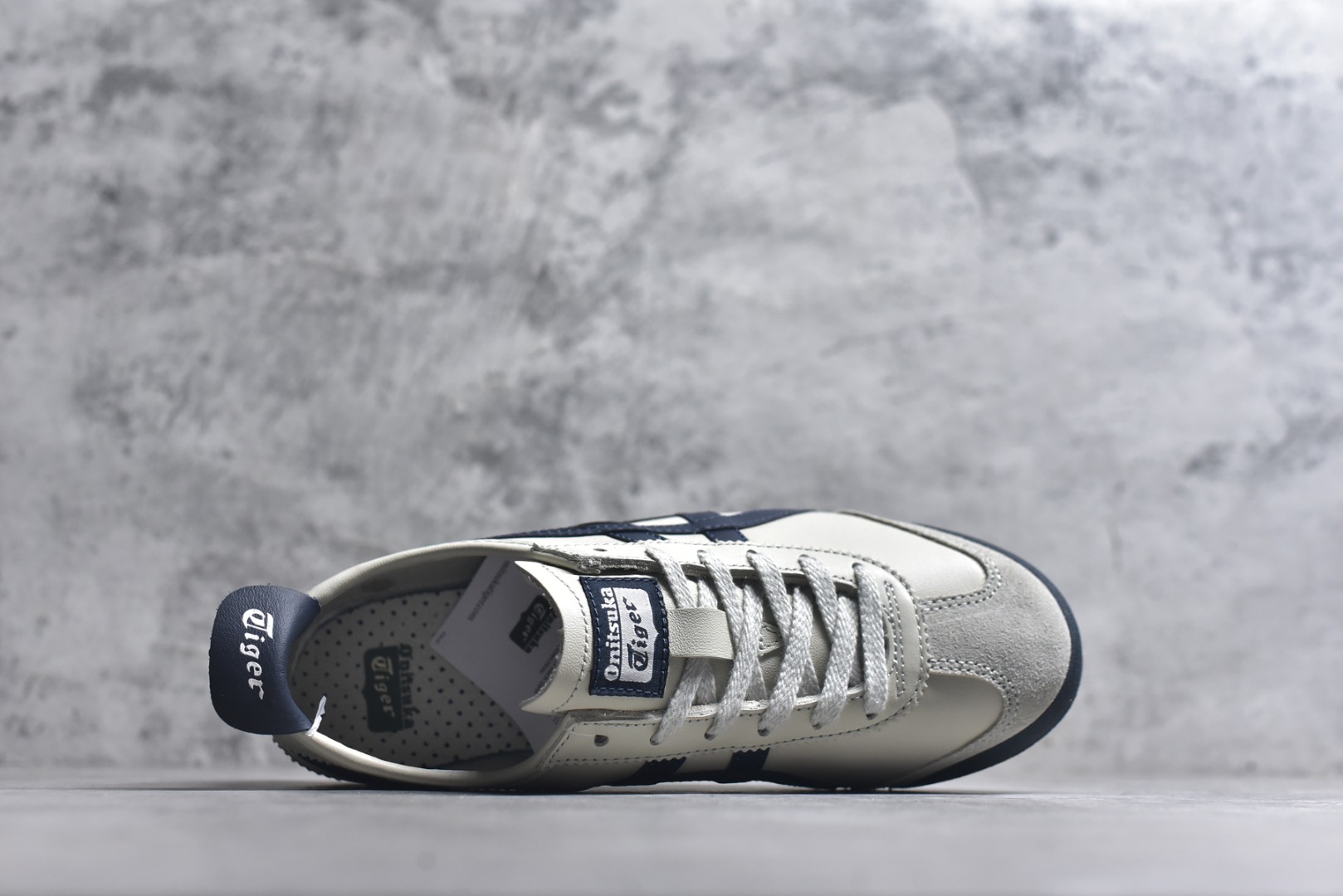 图片[4]-#Onitsuka Tiger鬼塚虎 MEXICO 66 进口皮料 一比一复刻 舒适百搭 低帮 板鞋 男女同款 T5米灰藏青 1183C102-200尺码 35 36 37 37.5 38 39 39.5 40 40.5 41.5 42 42.5 43.5 44 44.5 45-选品中心