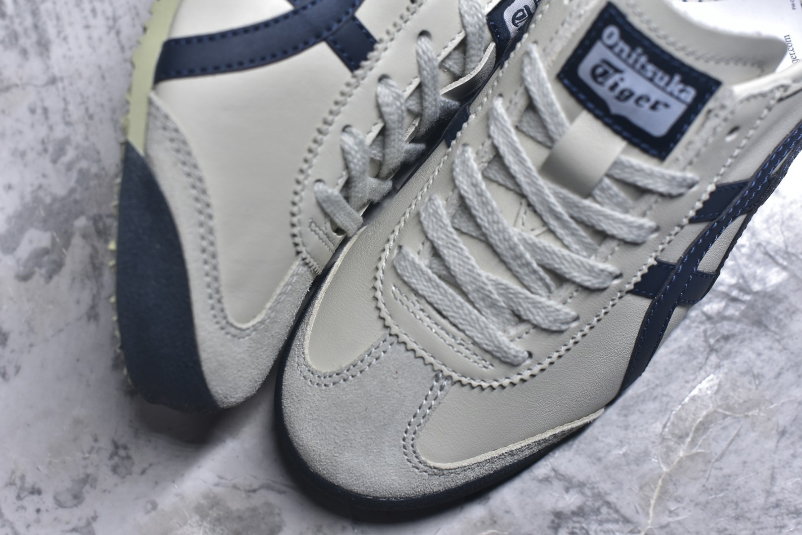 图片[8]-#Onitsuka Tiger鬼塚虎 MEXICO 66 进口皮料 一比一复刻 舒适百搭 低帮 板鞋 男女同款 T5米灰藏青 1183C102-200尺码 35 36 37 37.5 38 39 39.5 40 40.5 41.5 42 42.5 43.5 44 44.5 45-选品中心