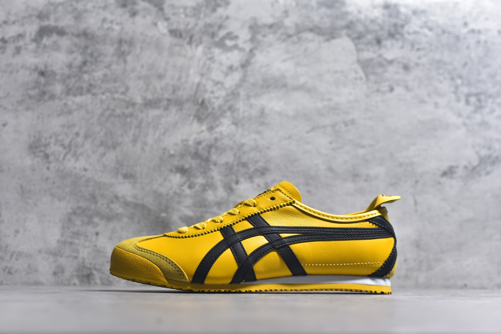 #Onitsuka Tiger鬼塚虎 MEXICO 66 进口皮料 一比一复刻 舒适百搭 低帮 板鞋 男女同款 T6李小龙 1183C102-751 尺码 35 36 37 37.5 38 39 39.5 40 40.5 41.5 42 42.5 43.5 44 44.5 45-选品中心