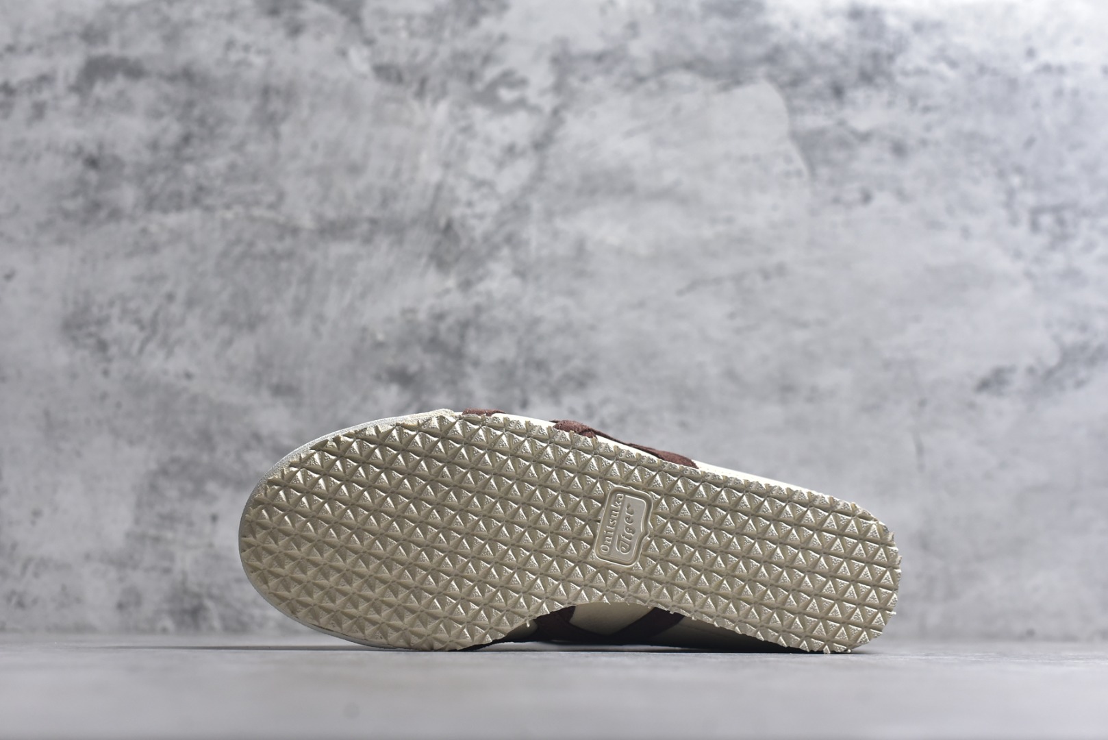 图片[6]-#Onitsuka Tiger鬼塚虎 MEXICO 66 进口皮料 一比一复刻 舒适百搭 低帮 板鞋 男女同款 T7米色咖啡 1183B391-251 尺码 35 36 37 37.5 38 39 39.5 40 40.5 41.5 42 42.5 43.5 44 44.5 45-选品中心