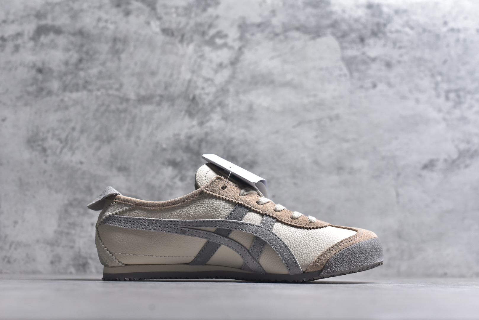 图片[3]-#Onitsuka Tiger鬼塚虎 MEXICO 66 进口皮料 一比一复刻 舒适百搭 低帮 板鞋 男女同款 T30灰粉 1183C076-252 尺码 35 36 37 37.5 38 39 39.5 40 40.5 41.5 42 42.5 43.5 44 44.5 45-选品中心
