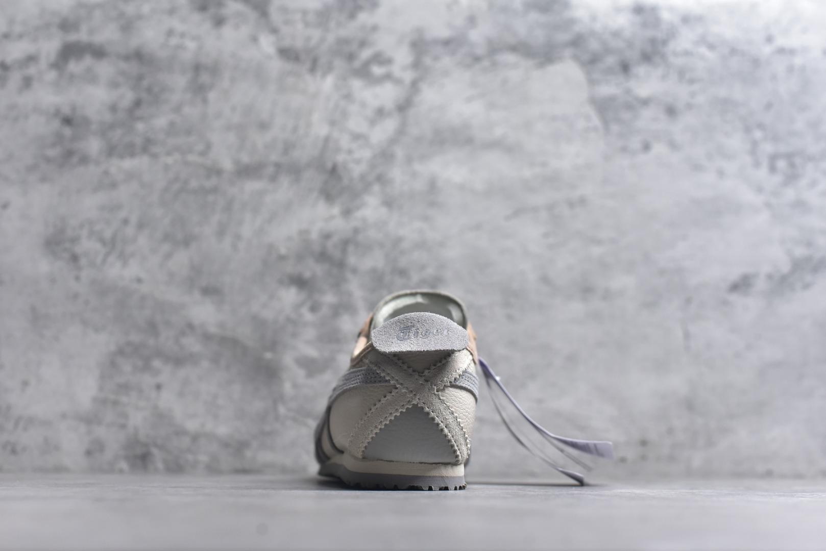 图片[5]-#Onitsuka Tiger鬼塚虎 MEXICO 66 进口皮料 一比一复刻 舒适百搭 低帮 板鞋 男女同款 T30灰粉 1183C076-252 尺码 35 36 37 37.5 38 39 39.5 40 40.5 41.5 42 42.5 43.5 44 44.5 45-选品中心