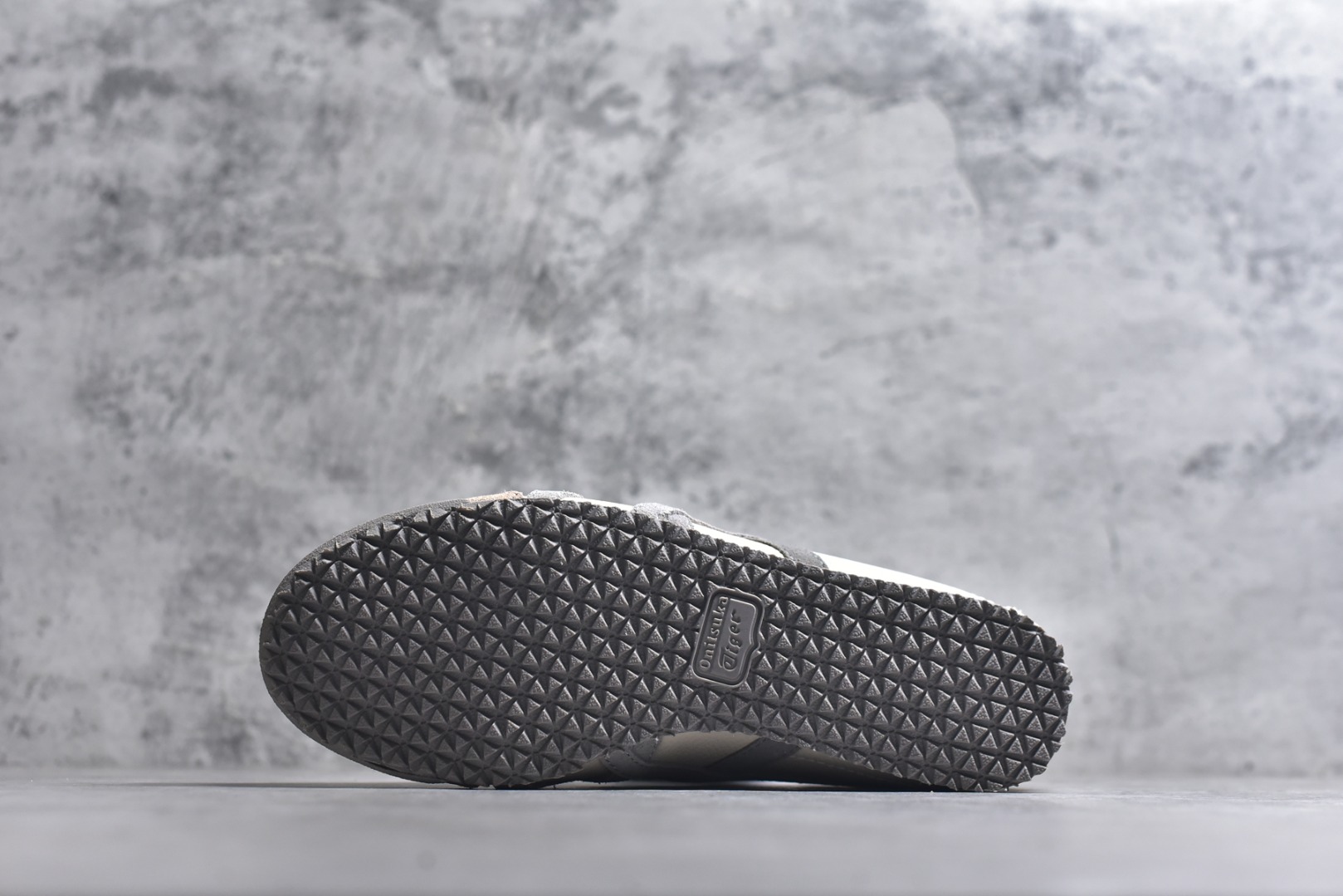 图片[6]-#Onitsuka Tiger鬼塚虎 MEXICO 66 进口皮料 一比一复刻 舒适百搭 低帮 板鞋 男女同款 T30灰粉 1183C076-252 尺码 35 36 37 37.5 38 39 39.5 40 40.5 41.5 42 42.5 43.5 44 44.5 45-选品中心