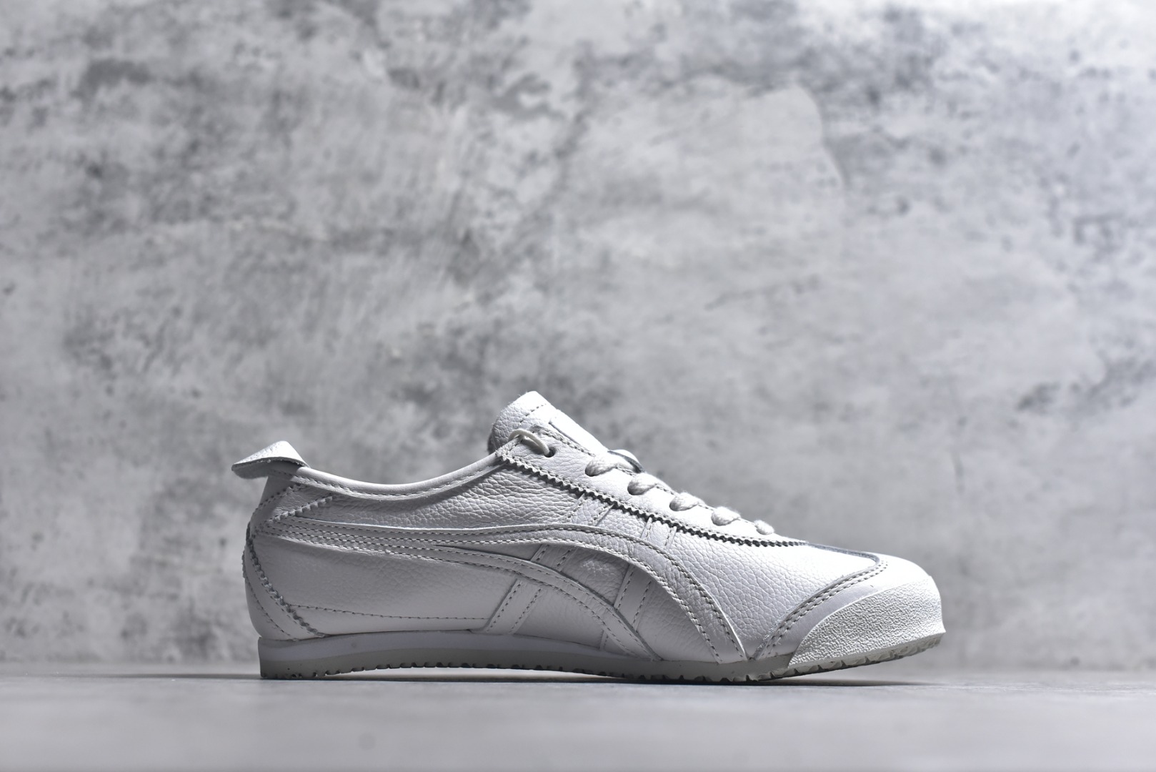 图片[3]-#Onitsuka Tiger鬼塚虎 MEXICO 66 进口皮料 一比一复刻 舒适百搭 低帮 板鞋 男女同款 T29纯白 1183A884-100 尺码 35 36 37 37.5 38 39 39.5 40 40.5 41.5 42 42.5 43.5 44 44.5 45-选品中心