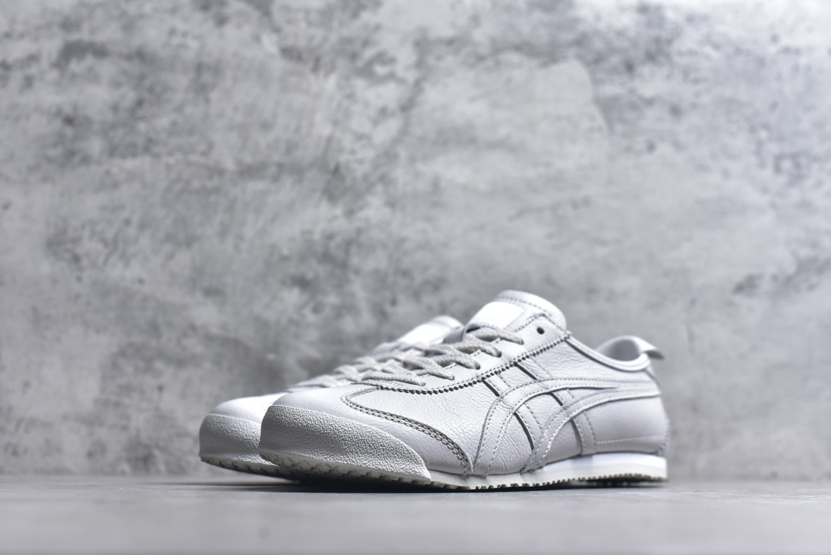 图片[2]-#Onitsuka Tiger鬼塚虎 MEXICO 66 进口皮料 一比一复刻 舒适百搭 低帮 板鞋 男女同款 T29纯白 1183A884-100 尺码 35 36 37 37.5 38 39 39.5 40 40.5 41.5 42 42.5 43.5 44 44.5 45-选品中心