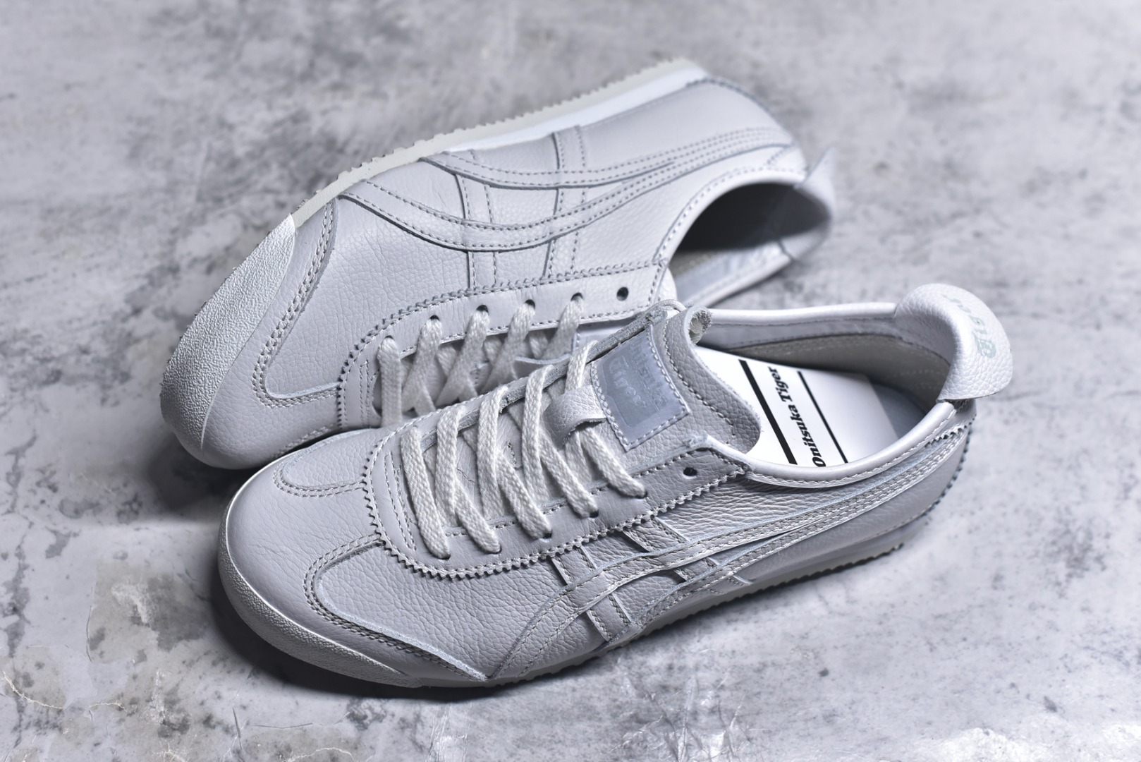 图片[7]-#Onitsuka Tiger鬼塚虎 MEXICO 66 进口皮料 一比一复刻 舒适百搭 低帮 板鞋 男女同款 T29纯白 1183A884-100 尺码 35 36 37 37.5 38 39 39.5 40 40.5 41.5 42 42.5 43.5 44 44.5 45-选品中心