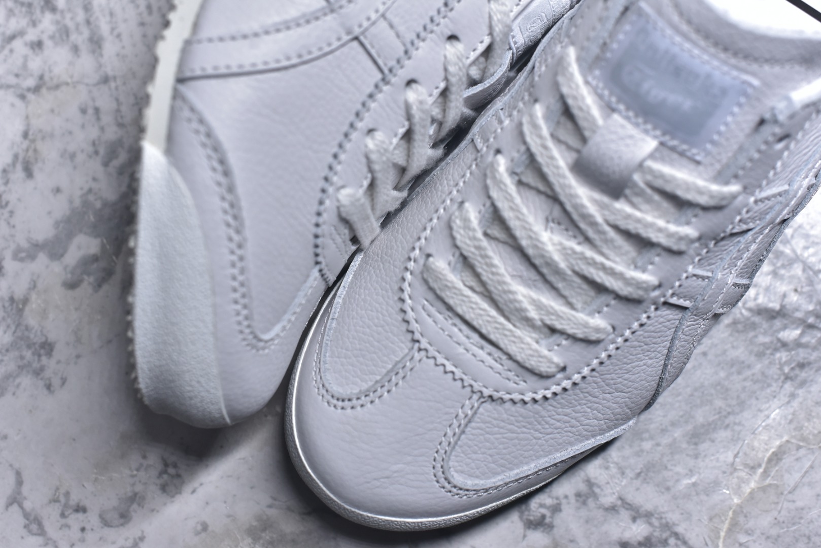 图片[8]-#Onitsuka Tiger鬼塚虎 MEXICO 66 进口皮料 一比一复刻 舒适百搭 低帮 板鞋 男女同款 T29纯白 1183A884-100 尺码 35 36 37 37.5 38 39 39.5 40 40.5 41.5 42 42.5 43.5 44 44.5 45-选品中心