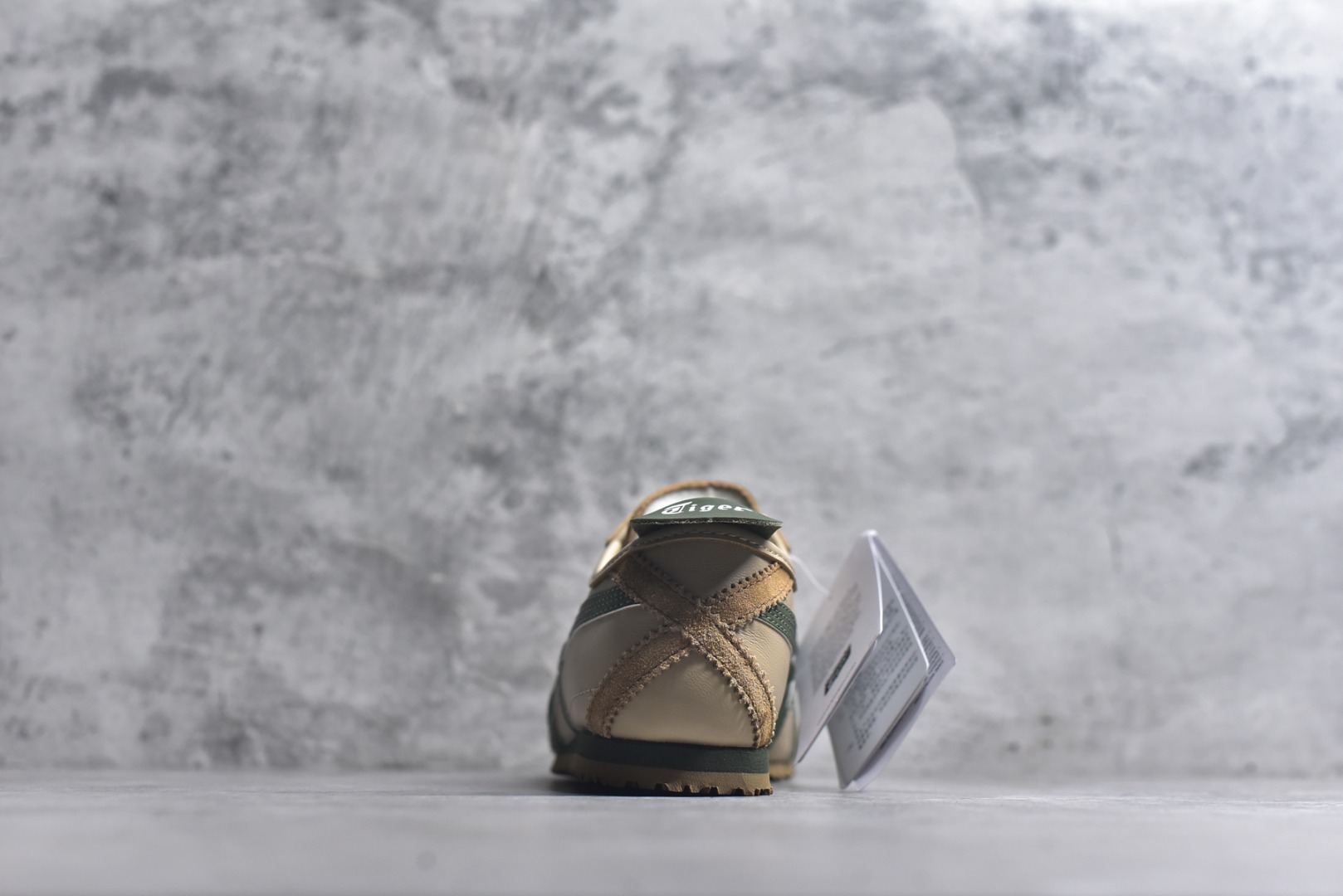 图片[5]-#Onitsuka Tiger鬼塚虎 MEXICO 66 进口皮料 一比一复刻 舒适百搭 低帮 板鞋 男女同款 T11浅棕绿 1183C102-250 尺码 35 36 37 37.5 38 39 39.5 40 40.5 41.5 42 42.5 43.5 44 44.5 45-选品中心