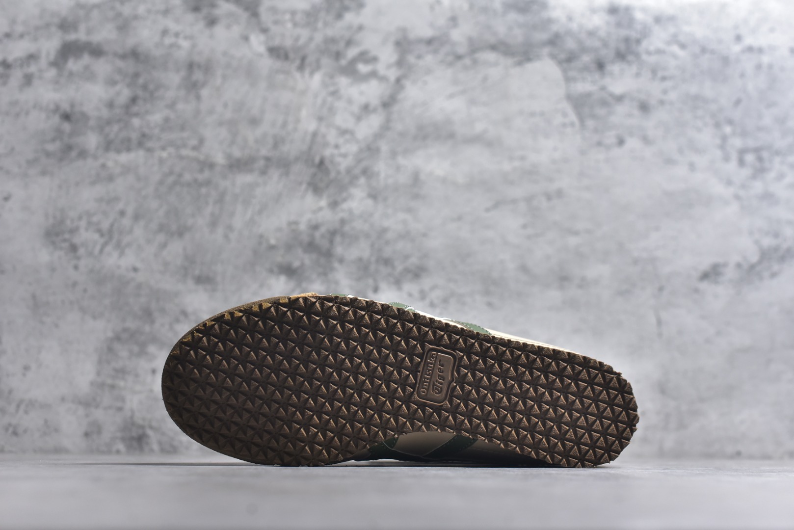 图片[6]-#Onitsuka Tiger鬼塚虎 MEXICO 66 进口皮料 一比一复刻 舒适百搭 低帮 板鞋 男女同款 T11浅棕绿 1183C102-250 尺码 35 36 37 37.5 38 39 39.5 40 40.5 41.5 42 42.5 43.5 44 44.5 45-选品中心