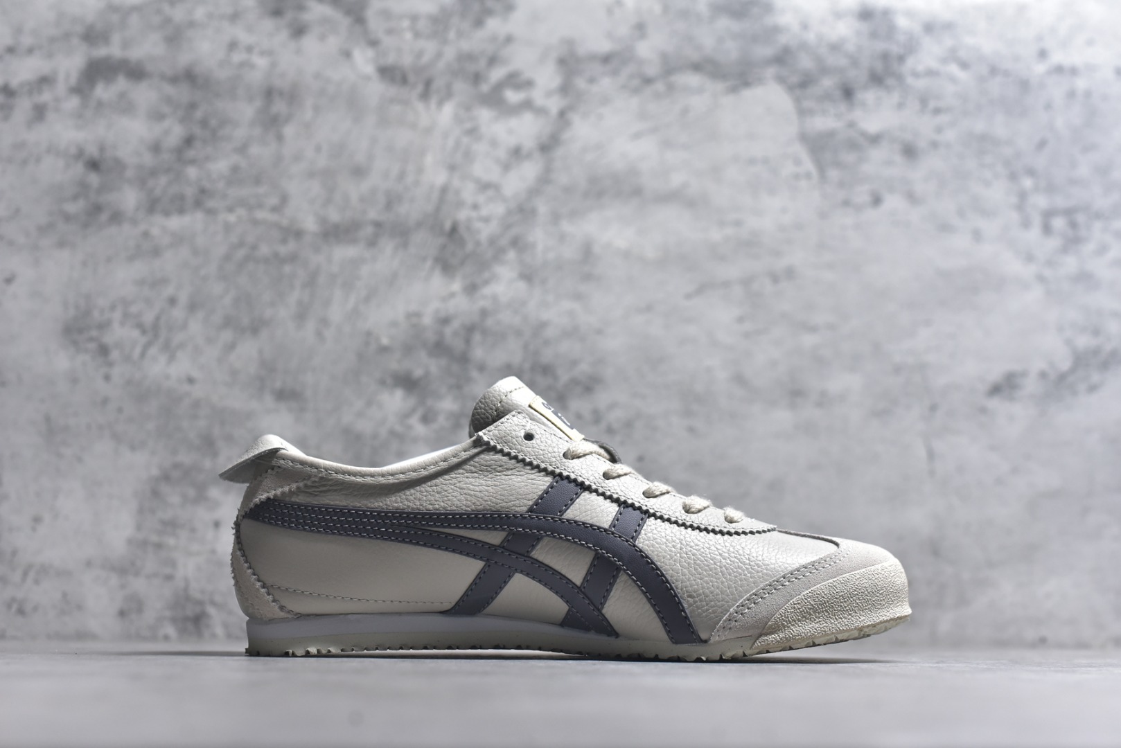 图片[3]-#Onitsuka Tiger鬼塚虎 MEXICO 66 进口皮料 一比一复刻 舒适百搭 低帮 板鞋 男女同款 T12燕麦色 1183A201-250 尺码 35 36 37 37.5 38 39 39.5 40 40.5 41.5 42 42.5 43.5 44 44.5 45-选品中心
