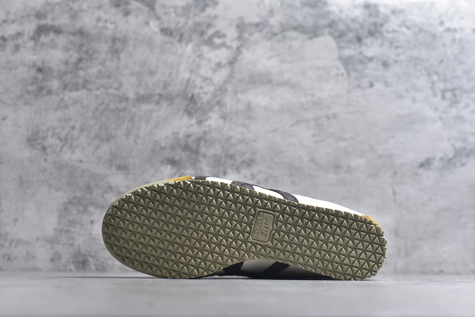 图片[6]-# Onitsuka Tiger鬼塚虎 MEXICO 66 进口皮料 一比一复刻 舒适百搭 低帮 板鞋 男女同款 T3米棕 1183A201-117 尺码 35 36 37 37.5 38 39 39.5 40 40.5 41.5 42 42.5 43.5 44 44.5 45-选品中心