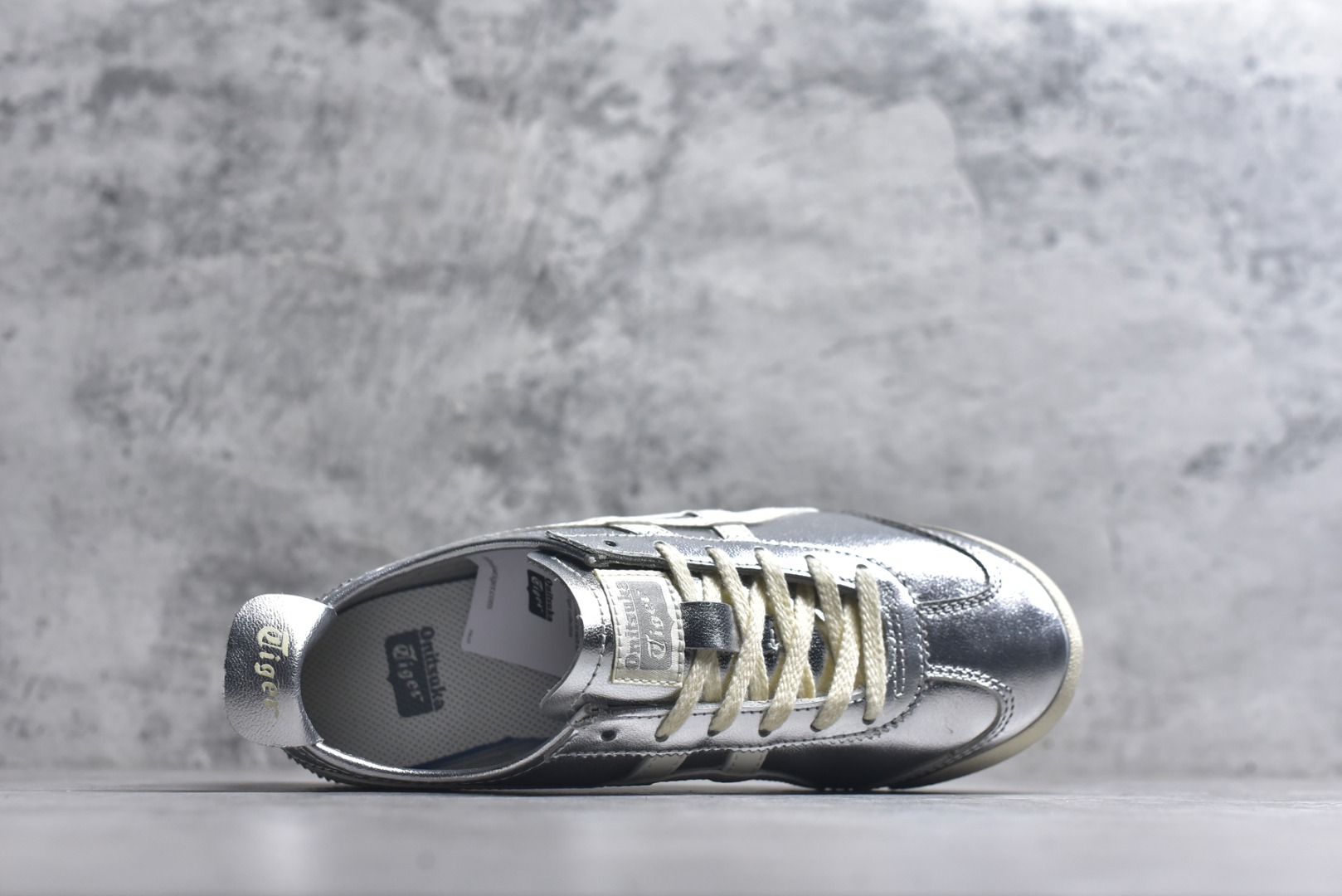 图片[4]-#Onitsuka Tiger鬼塚虎 MEXICO 66 进口皮料 一比一复刻 舒适百搭 低帮 板鞋 男女同款 T16银色 1183B566-021 尺码 35 36 37 37.5 38 39 39.5 40 40.5 41.5 42 42.5 43.5 44 44.5 45-选品中心