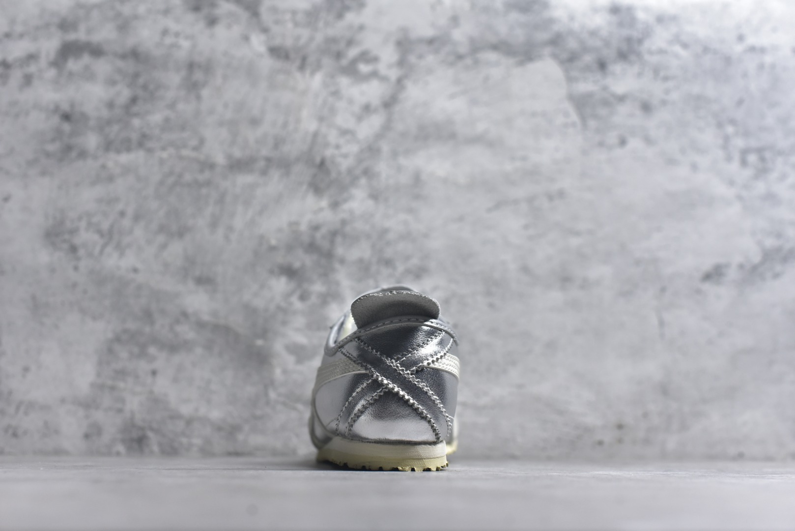 图片[5]-#Onitsuka Tiger鬼塚虎 MEXICO 66 进口皮料 一比一复刻 舒适百搭 低帮 板鞋 男女同款 T16银色 1183B566-021 尺码 35 36 37 37.5 38 39 39.5 40 40.5 41.5 42 42.5 43.5 44 44.5 45-选品中心