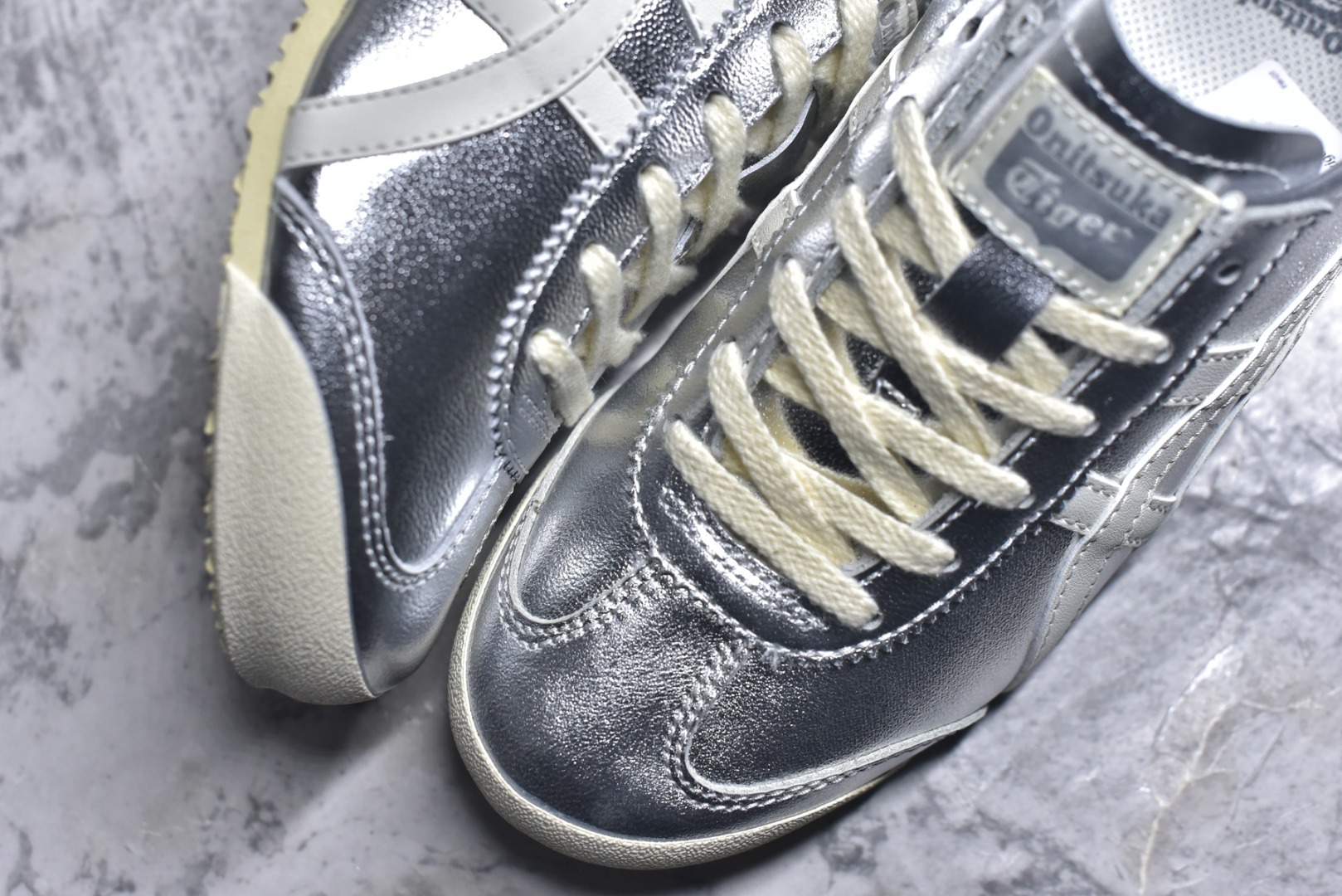 图片[8]-#Onitsuka Tiger鬼塚虎 MEXICO 66 进口皮料 一比一复刻 舒适百搭 低帮 板鞋 男女同款 T16银色 1183B566-021 尺码 35 36 37 37.5 38 39 39.5 40 40.5 41.5 42 42.5 43.5 44 44.5 45-选品中心