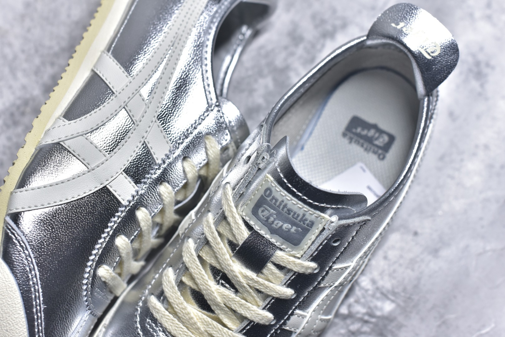 图片[9]-#Onitsuka Tiger鬼塚虎 MEXICO 66 进口皮料 一比一复刻 舒适百搭 低帮 板鞋 男女同款 T16银色 1183B566-021 尺码 35 36 37 37.5 38 39 39.5 40 40.5 41.5 42 42.5 43.5 44 44.5 45-选品中心