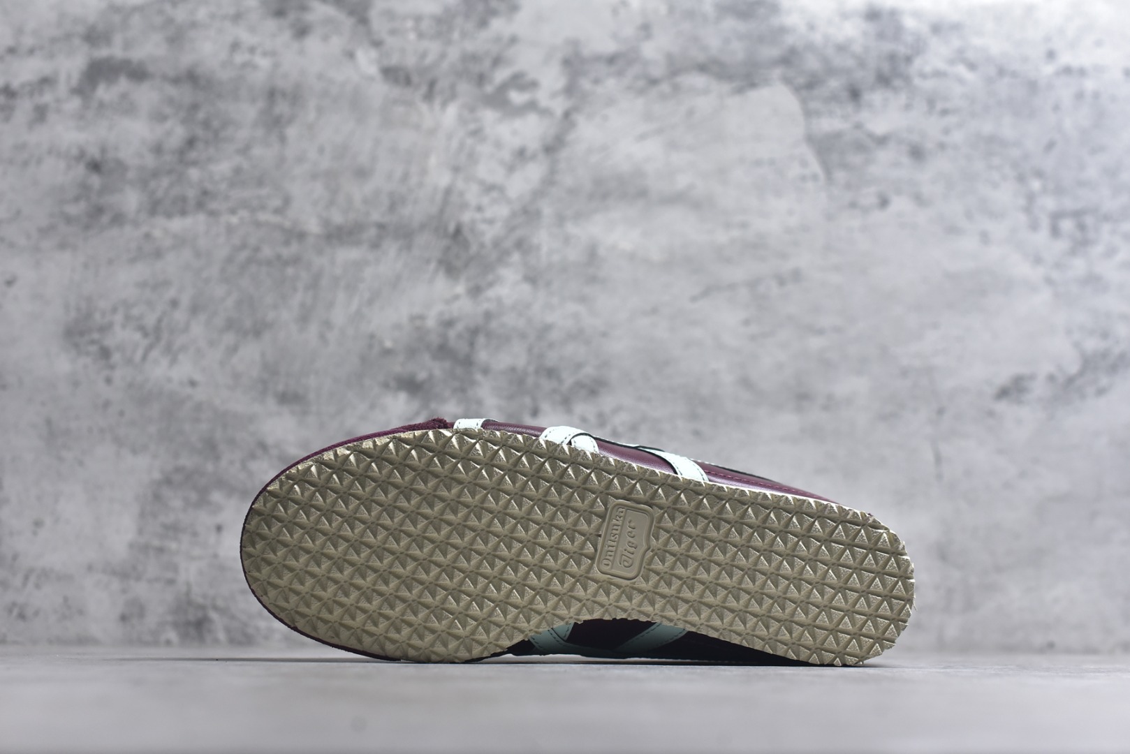 图片[6]-#Onitsuka Tiger鬼塚虎 MEXICO 66 进口皮料 一比一复刻 舒适百搭 低帮 板鞋 男女同款 T28深红 1183C102-500 尺码 35 36 37 37.5 38 39 39.5 40 40.5 41.5 42 42.5 43.5 44 44.5 45-选品中心