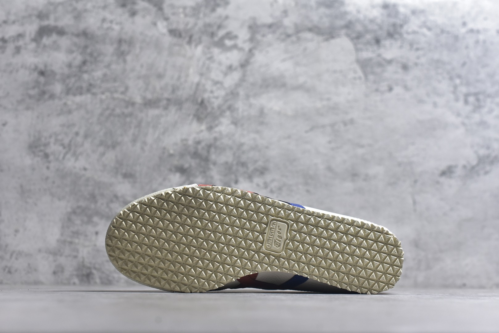 图片[6]-#Onitsuka Tiger鬼塚虎 MEXICO 66 进口皮料 一比一复刻 舒适百搭 低帮 板鞋 男女同款 T21白棕 1183A201-206 尺码 35 36 37 37.5 38 39 39.5 40 40.5 41.5 42 42.5 43.5 44 44.5 45-选品中心