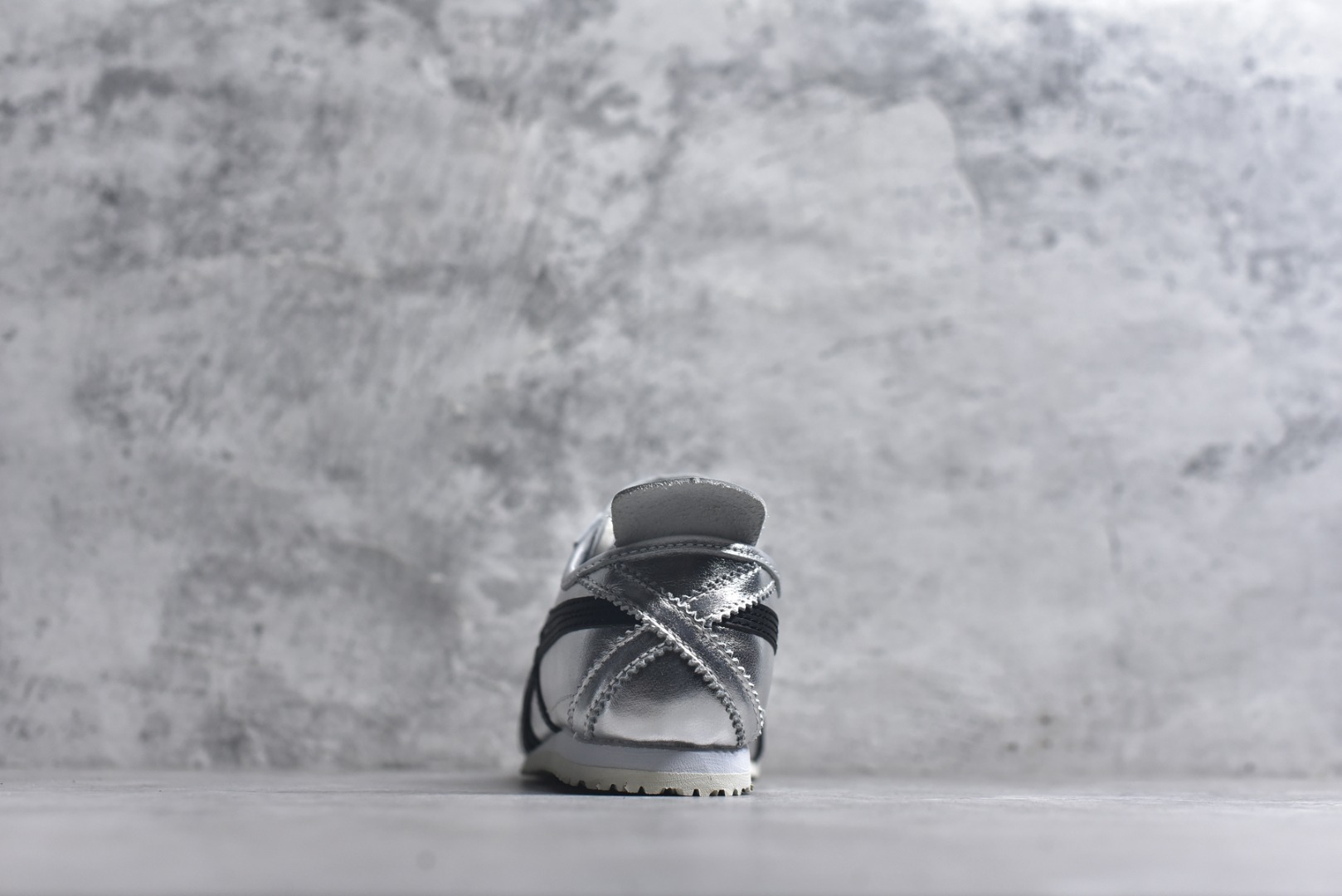 图片[5]-#Onitsuka Tiger鬼塚虎 MEXICO 66 进口皮料 一比一复刻 舒适百搭 低帮 板鞋 男女同款 T14银黑 1183B566-020 尺码 35 36 37 37.5 38 39 39.5 40 40.5 41.5 42 42.5 43.5 44 44.5 45-选品中心