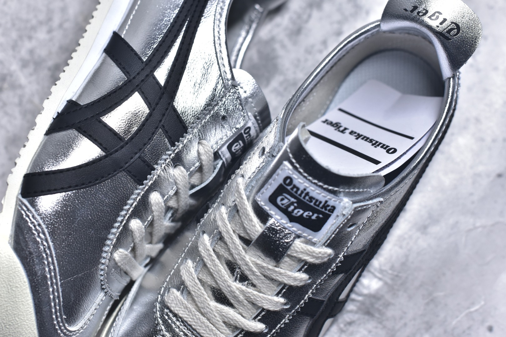 图片[9]-#Onitsuka Tiger鬼塚虎 MEXICO 66 进口皮料 一比一复刻 舒适百搭 低帮 板鞋 男女同款 T14银黑 1183B566-020 尺码 35 36 37 37.5 38 39 39.5 40 40.5 41.5 42 42.5 43.5 44 44.5 45-选品中心