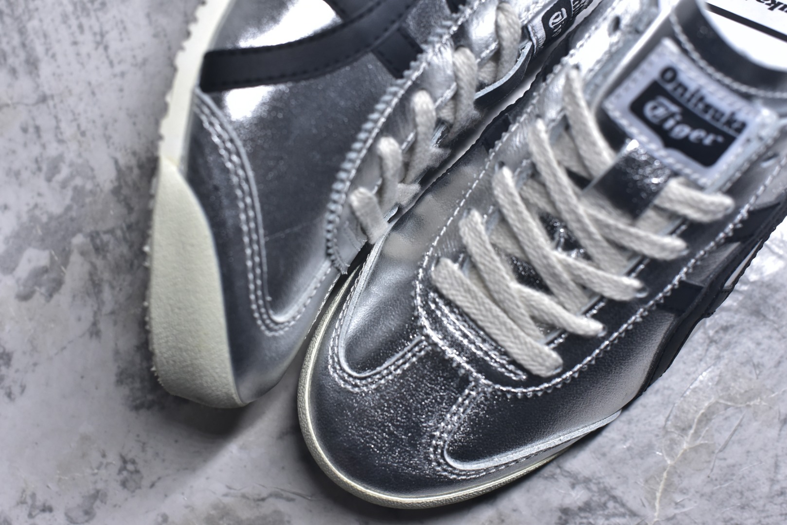 图片[8]-#Onitsuka Tiger鬼塚虎 MEXICO 66 进口皮料 一比一复刻 舒适百搭 低帮 板鞋 男女同款 T14银黑 1183B566-020 尺码 35 36 37 37.5 38 39 39.5 40 40.5 41.5 42 42.5 43.5 44 44.5 45-选品中心