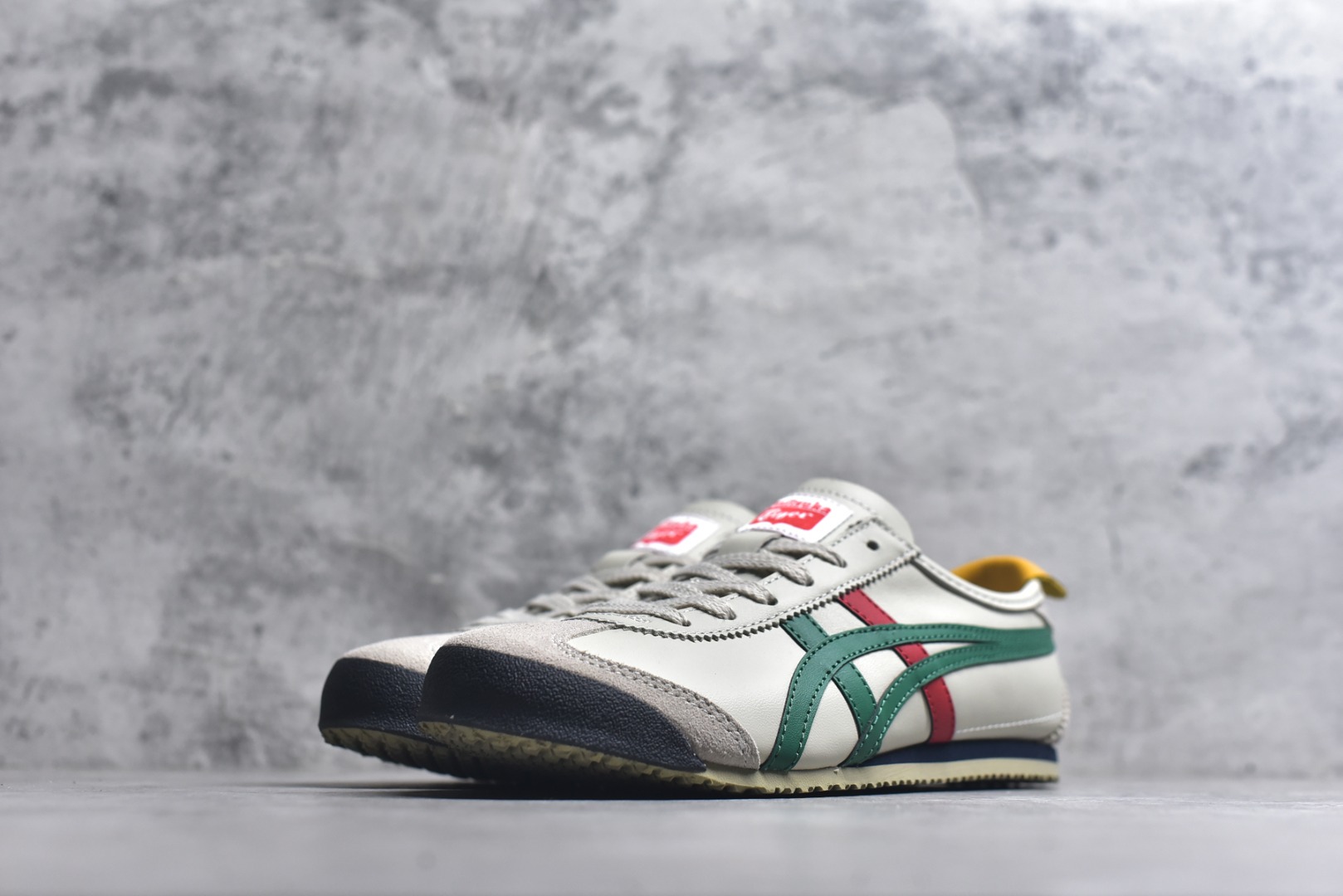 图片[2]-#Onitsuka Tiger鬼塚虎 MEXICO 66 进口皮料 一比一复刻 舒适百搭 低帮 板鞋 男女同款 T15巴斯光年 1183C102-201 尺码 35 36 37 37.5 38 39 39.5 40 40.5 41.5 42 42.5 43.5 44 44.5 45-选品中心