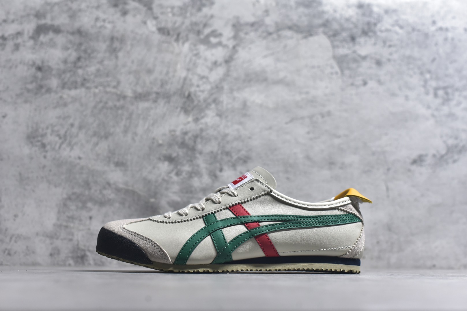 #Onitsuka Tiger鬼塚虎 MEXICO 66 进口皮料 一比一复刻 舒适百搭 低帮 板鞋 男女同款 T15巴斯光年 1183C102-201 尺码 35 36 37 37.5 38 39 39.5 40 40.5 41.5 42 42.5 43.5 44 44.5 45-选品中心