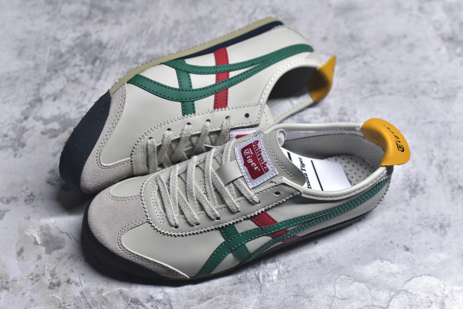 图片[7]-#Onitsuka Tiger鬼塚虎 MEXICO 66 进口皮料 一比一复刻 舒适百搭 低帮 板鞋 男女同款 T15巴斯光年 1183C102-201 尺码 35 36 37 37.5 38 39 39.5 40 40.5 41.5 42 42.5 43.5 44 44.5 45-选品中心