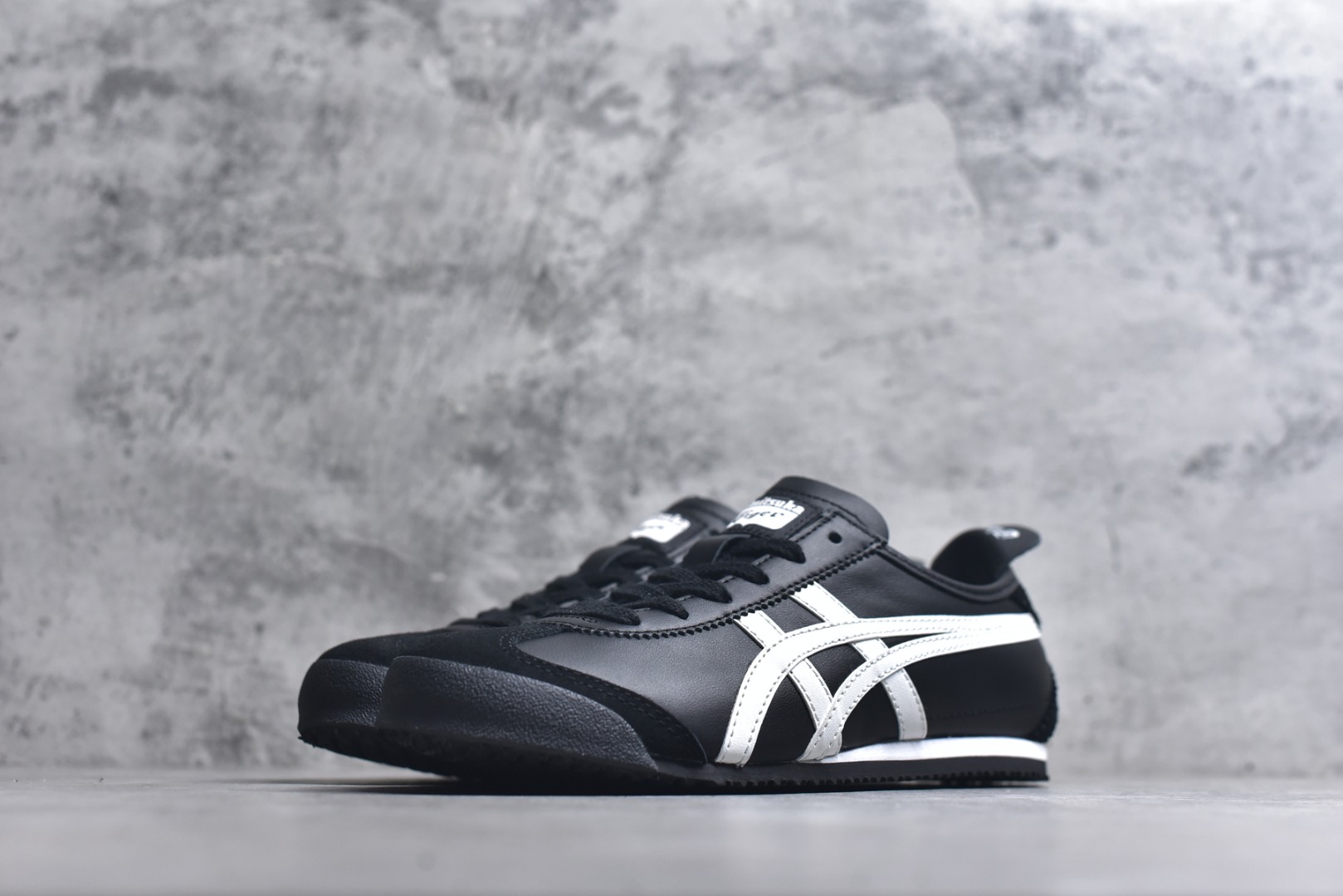 图片[2]-#Onitsuka Tiger鬼塚虎 MEXICO 66 进口皮料 一比一复刻 舒适百搭 低帮 板鞋 男女同款 T17黑白 1183C102-001 尺码 35 36 37 37.5 38 39 39.5 40 40.5 41.5 42 42.5 43.5 44 44.5 45-选品中心