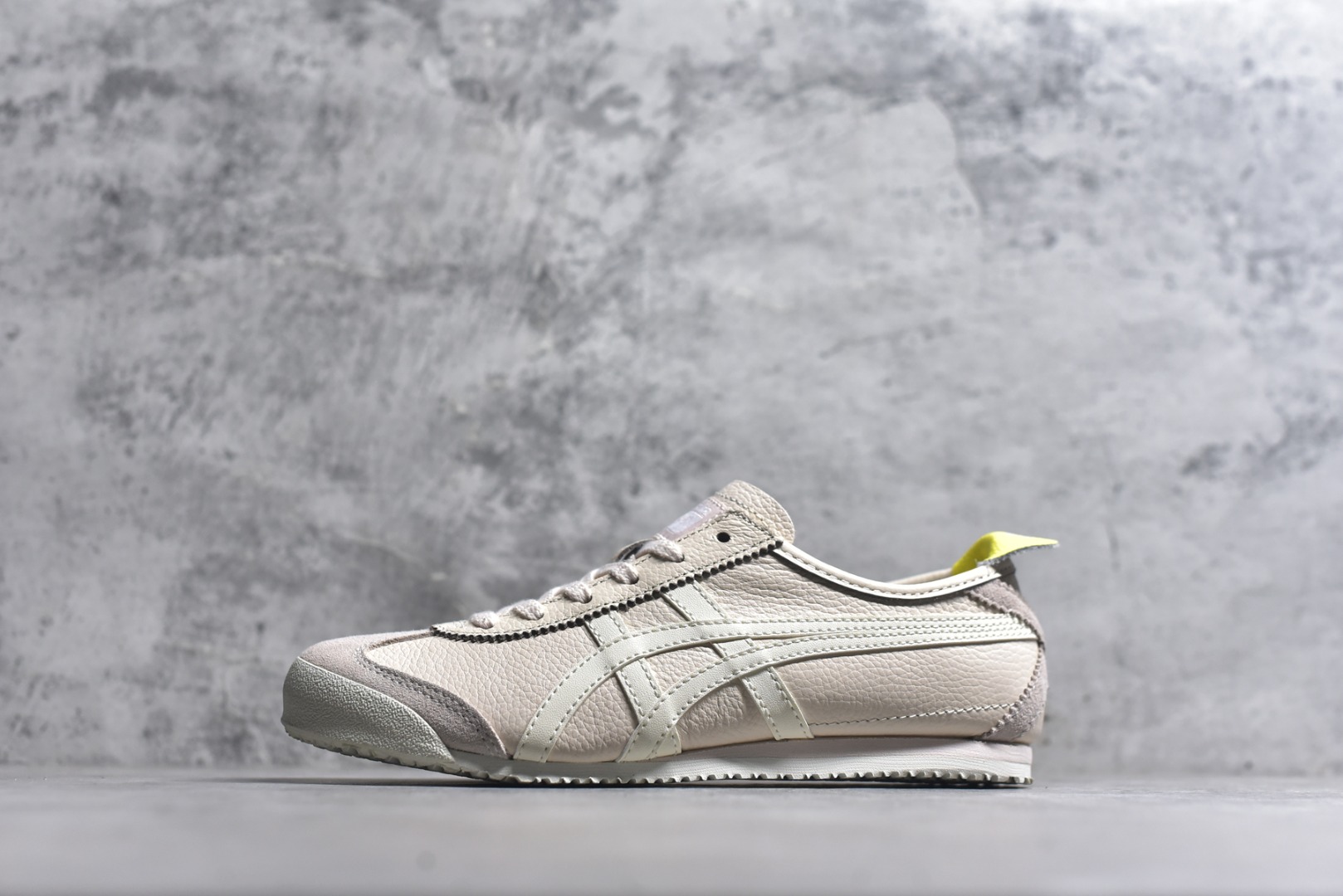 #Onitsuka Tiger鬼塚虎 MEXICO 66 进口皮料 一比一复刻 舒适百搭 低帮 板鞋 男女同款 T25粉色 1183B771-702 尺码 35 36 37 37.5 38 39 39.5 40 40.5 41.5 42 42.5 43.5 44 44.5 45-选品中心