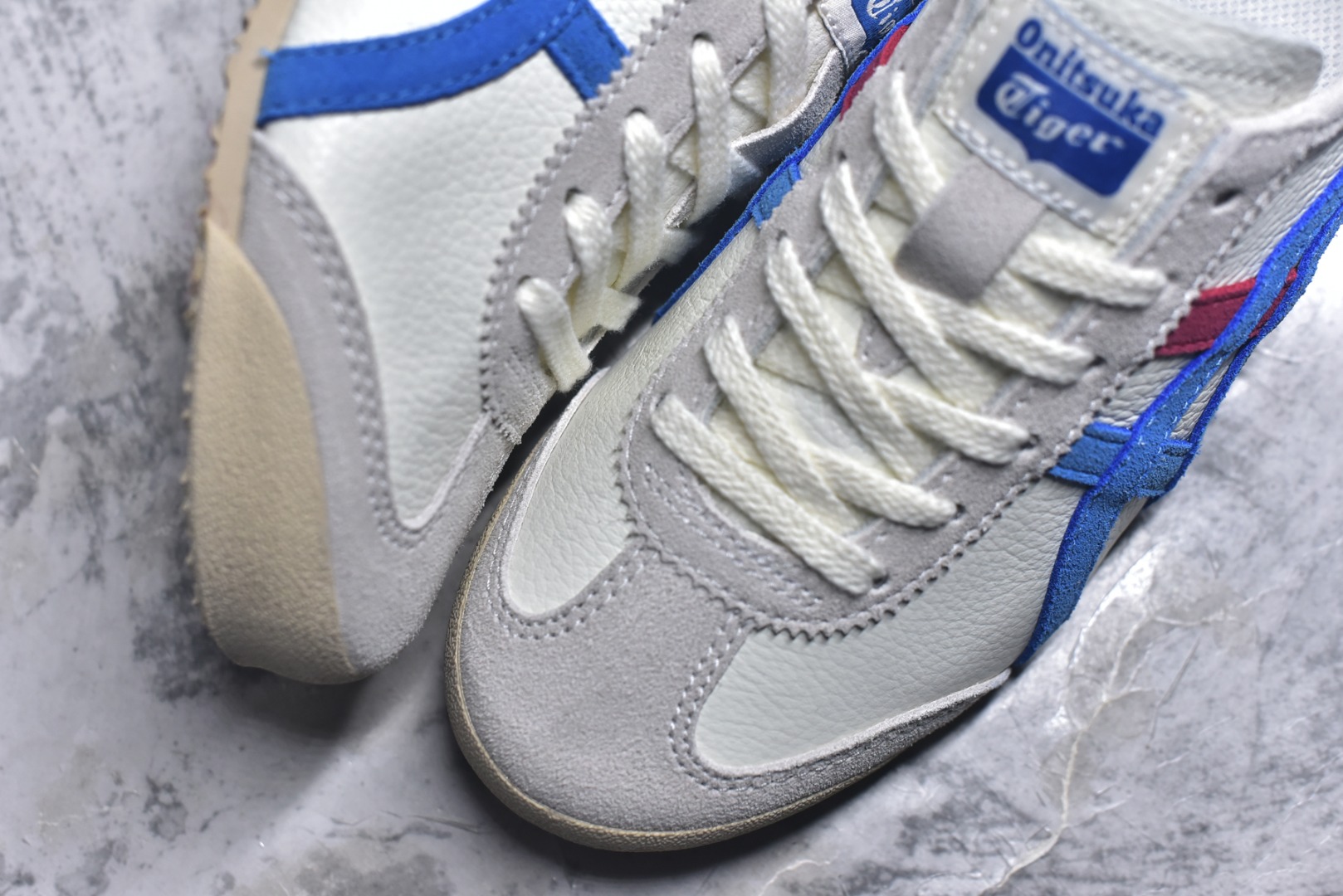 图片[8]-#Onitsuka Tiger鬼塚虎 MEXICO 66 进口皮料 一比一复刻 舒适百搭 低帮 板鞋 男女同款 T13米白蓝红 TH2J4L-0142 尺码 35 36 37 37.5 38 39 39.5 40 40.5 41.5 42 42.5 43.5 44 44.5 45-选品中心