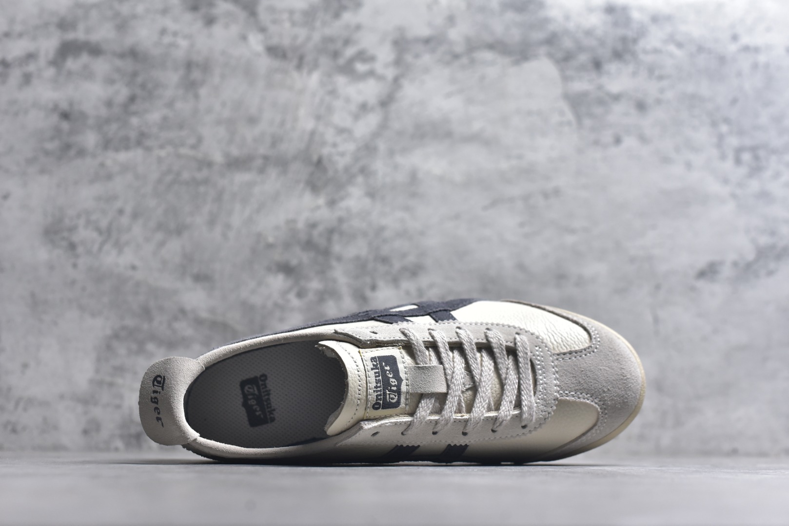 图片[4]-#Onitsuka Tiger鬼塚虎 MEXICO 66 进口皮料 一比一复刻 舒适百搭 低帮 板鞋 男女同款 T19奶白碳灰 D2J4L-0297 尺码 35 36 37 37.5 38 39 39.5 40 40.5 41.5 42 42.5 43.5 44 44.5 45-选品中心