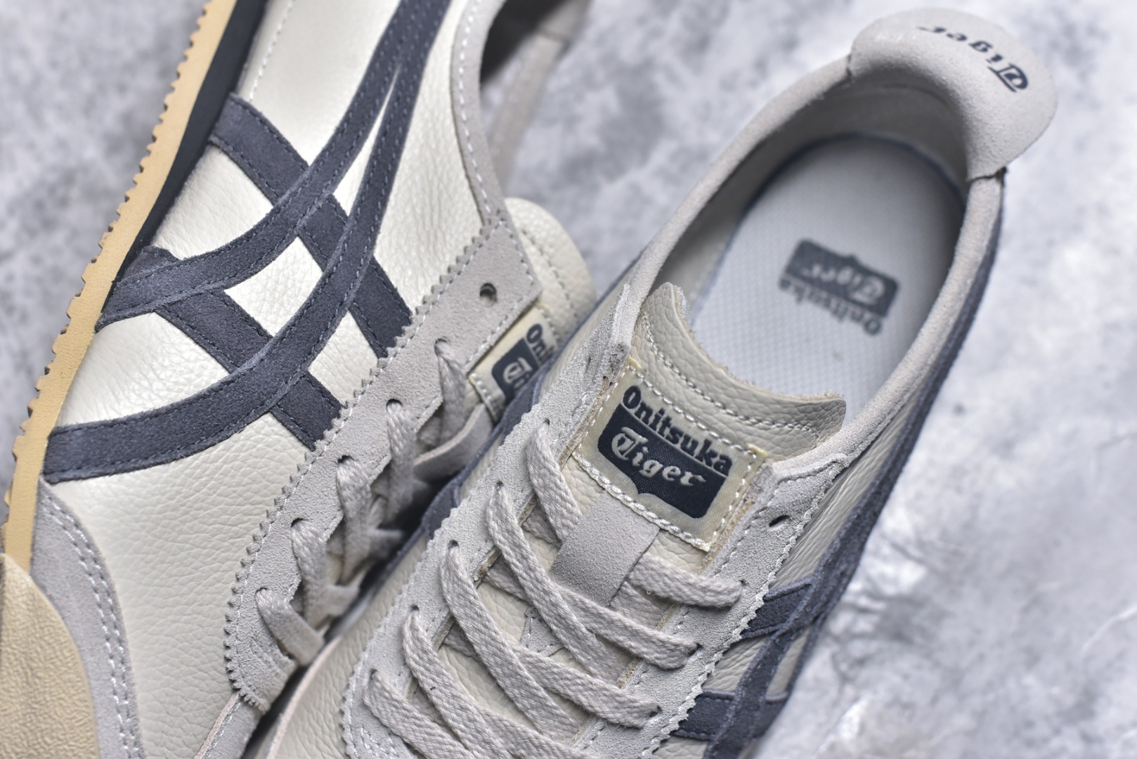图片[9]-#Onitsuka Tiger鬼塚虎 MEXICO 66 进口皮料 一比一复刻 舒适百搭 低帮 板鞋 男女同款 T19奶白碳灰 D2J4L-0297 尺码 35 36 37 37.5 38 39 39.5 40 40.5 41.5 42 42.5 43.5 44 44.5 45-选品中心