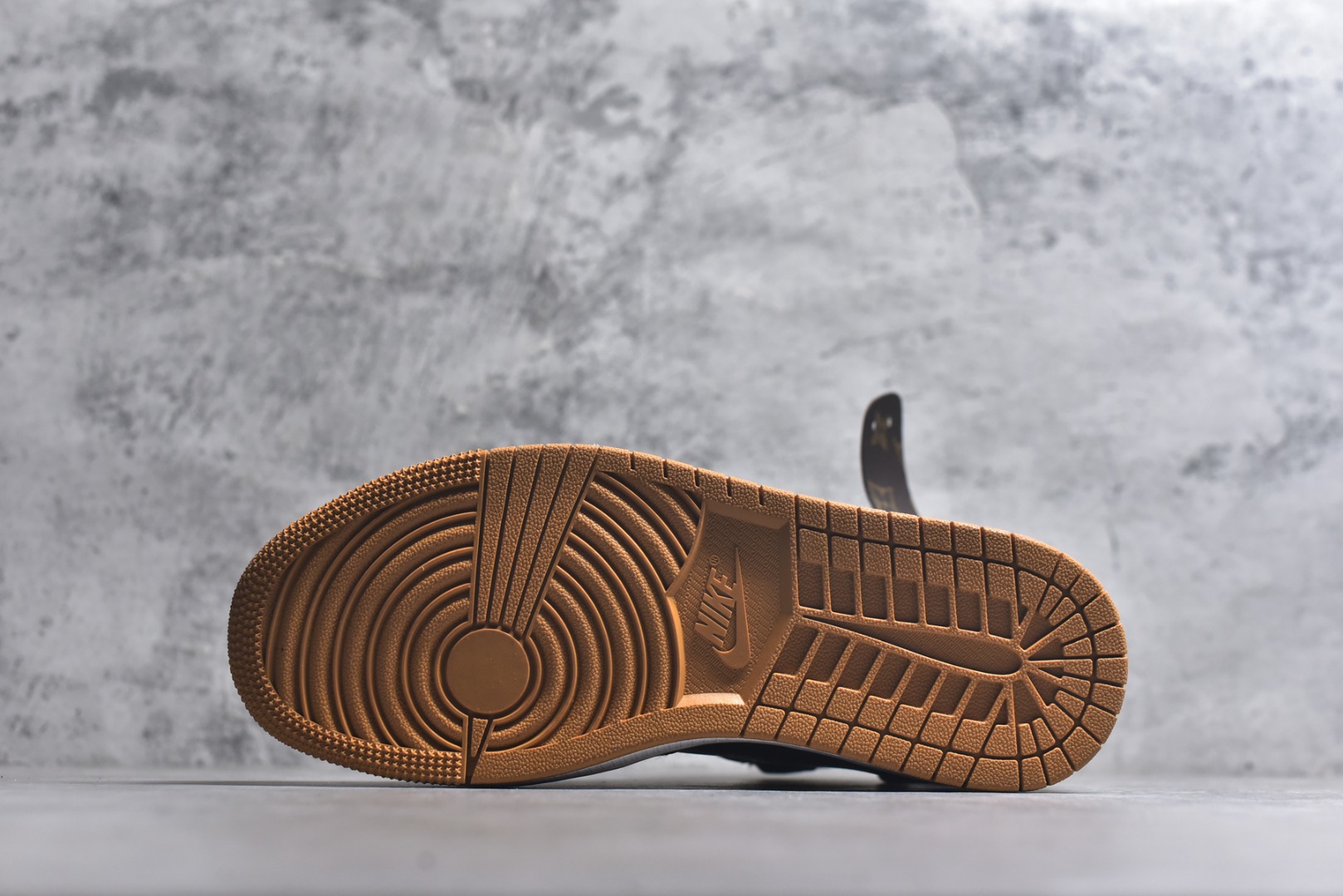 图片[6]-#Louis Vuitton x OFF-WHITE x Air Jordan 1 三方联名 棕色 货号：FP7139 300 尺码：40 40.5 41 42 42.5 43 44 44.5 45 46-选品中心