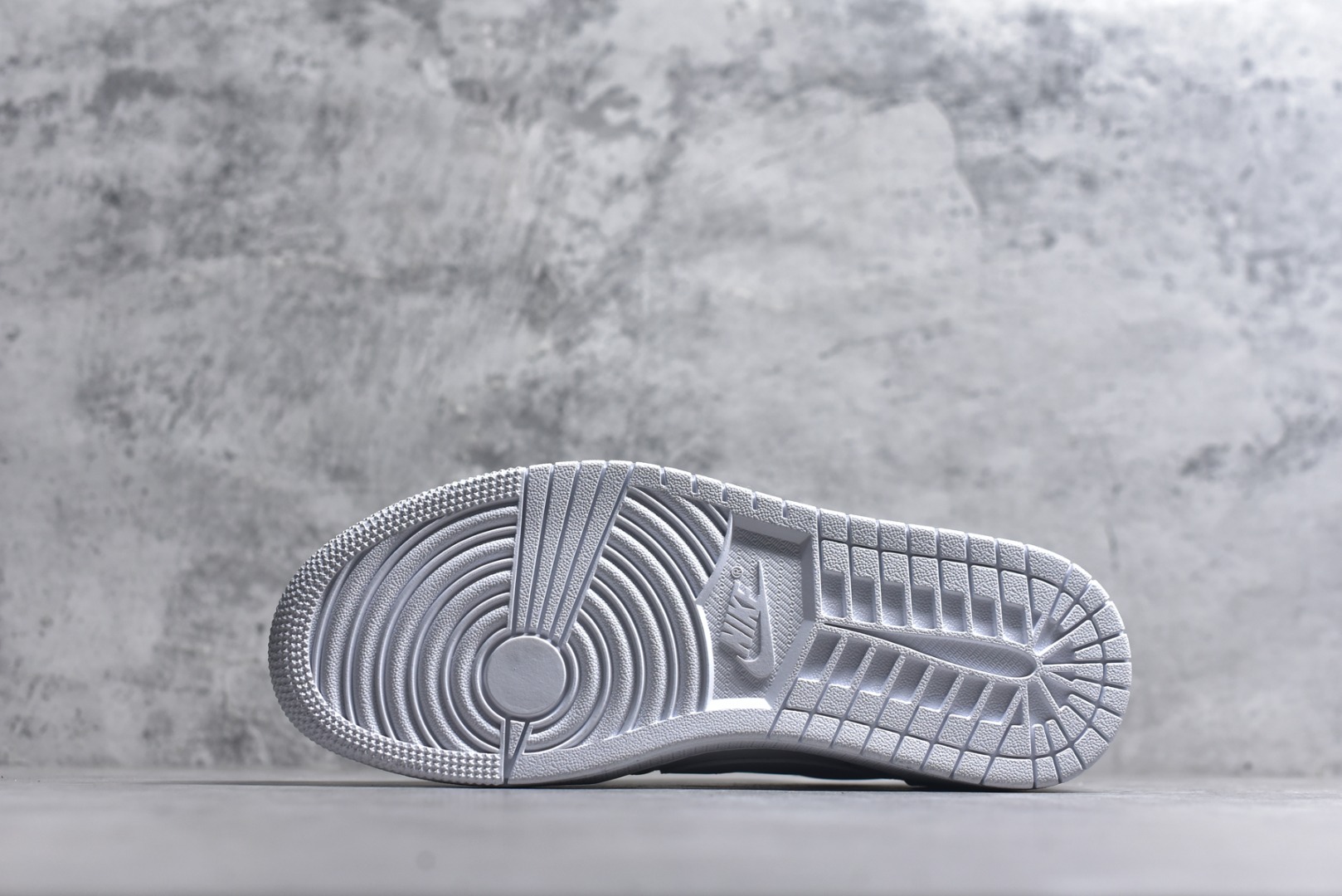 图片[6]-#乔1 低帮倒钩 全白 TD1228-111 男女鞋 36 36.5 37.5 38 38.5 39 40 40.5 41 42 42.5 43 44 44.5 45 46 47.5-选品中心