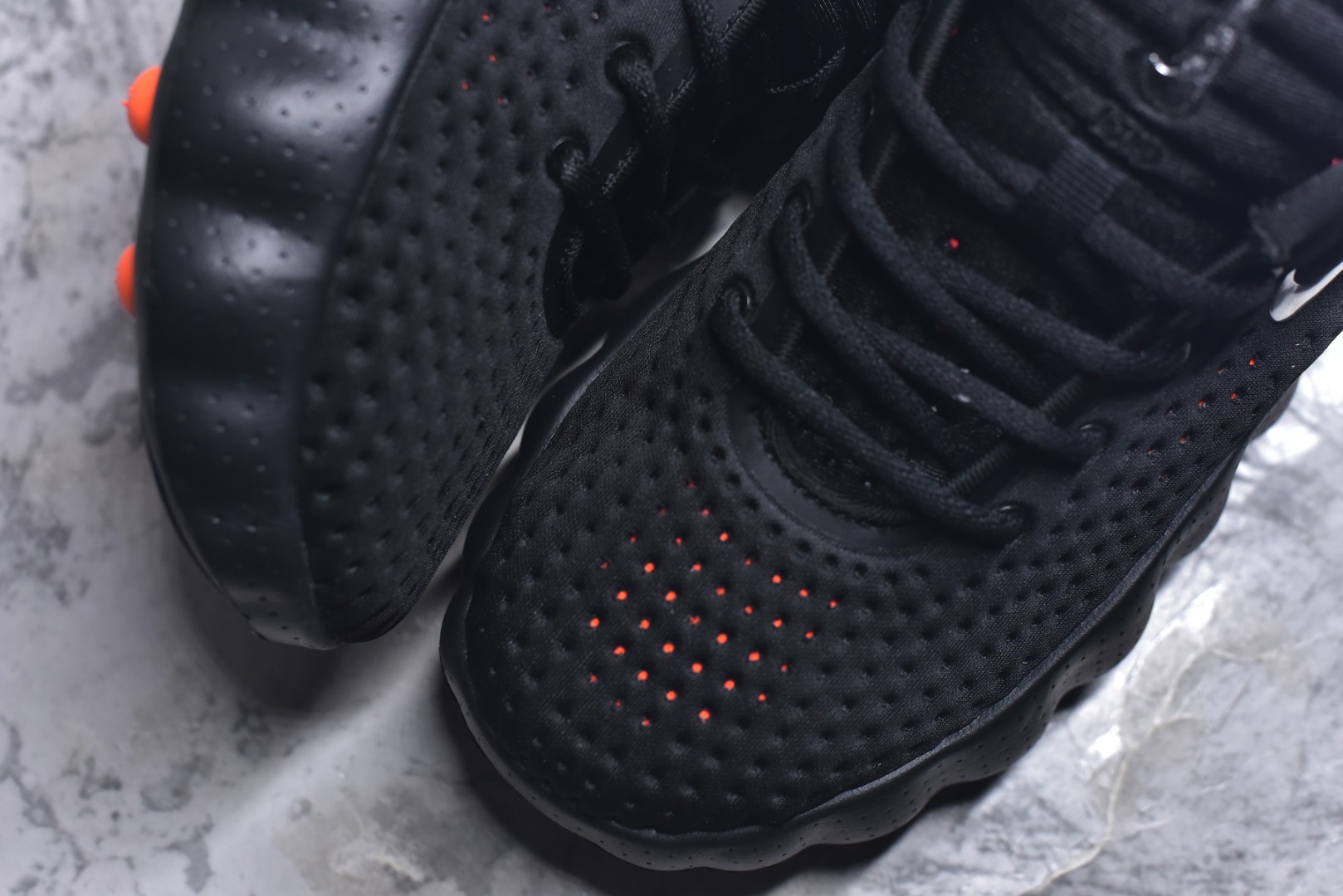 图片[8]-#NK Mind 002 黑科技足底按摩舒适贴合训练鞋 HQ4308-001 该系列首作 Mind 001 从神经科学中汲取灵感，打造出一款不仅外观独特，更能为穿着者带来别样感知体验的球鞋，此次新作将继续延续此核心方向。历时十年打磨的 Mind 系列，承载着 Nike 对未来鞋款的愿景呈现。系列中的每双鞋，外底均由 22 个独立泡沫结节构成，旨在模拟赤足般的体验。这些结节通过与足底感官感受器的相互作用，从而促进人体的自然步态。 尺码：36 36.5 37.5 38 38.5 39 40 40.5 41 42 42.5 43 44 44.5 45-选品中心