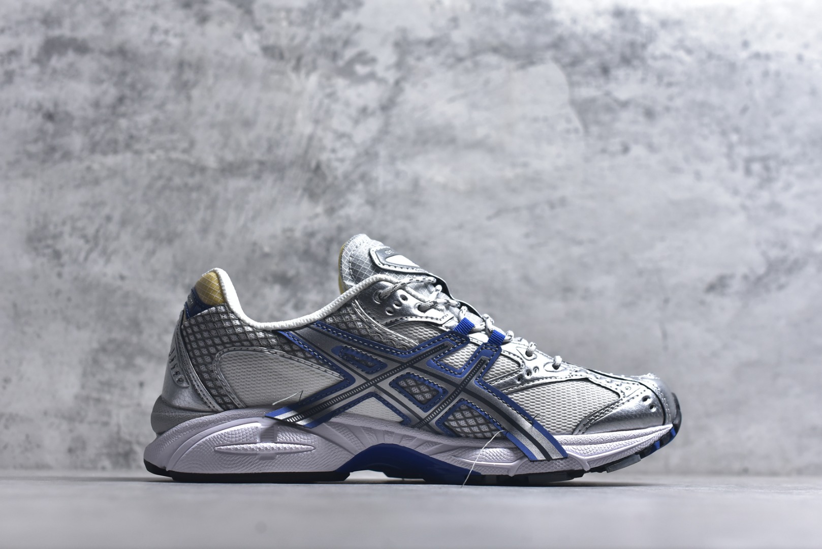 图片[3]-#Asics Gel-Nimbus 10.1 亚瑟士复古透气休闲鞋缓震耐磨跑步鞋 #鞋面采用无缝线鞋面，贴合脚型，穿着舒适；中底360°环绕式GL，提供良好的缓冲性能；货号：1203A814-021 尺码：36-45（半）-选品中心