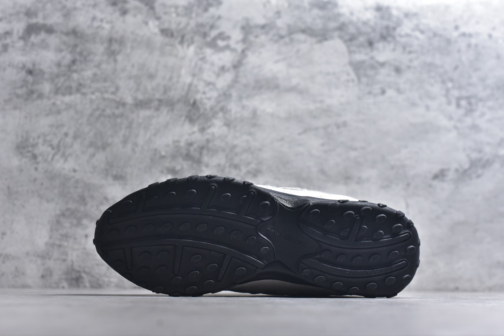 图片[6]-#New Balance 204L 薄底鞋 薄底皮质鞋带德训miu系 减震耐磨包裹性支撑轻便 低帮 生活休闲鞋 轻盈脚感质感兼具 鞋身搭载EVA科技中底,适用多元穿搭场合为户外出行提供舒适长远的穿搭体验 货号：U204L8OV 尺码：36 37 37.5 38 38.5 39 40 40.5 41 42 42.5 43 44 44.5 45-选品中心