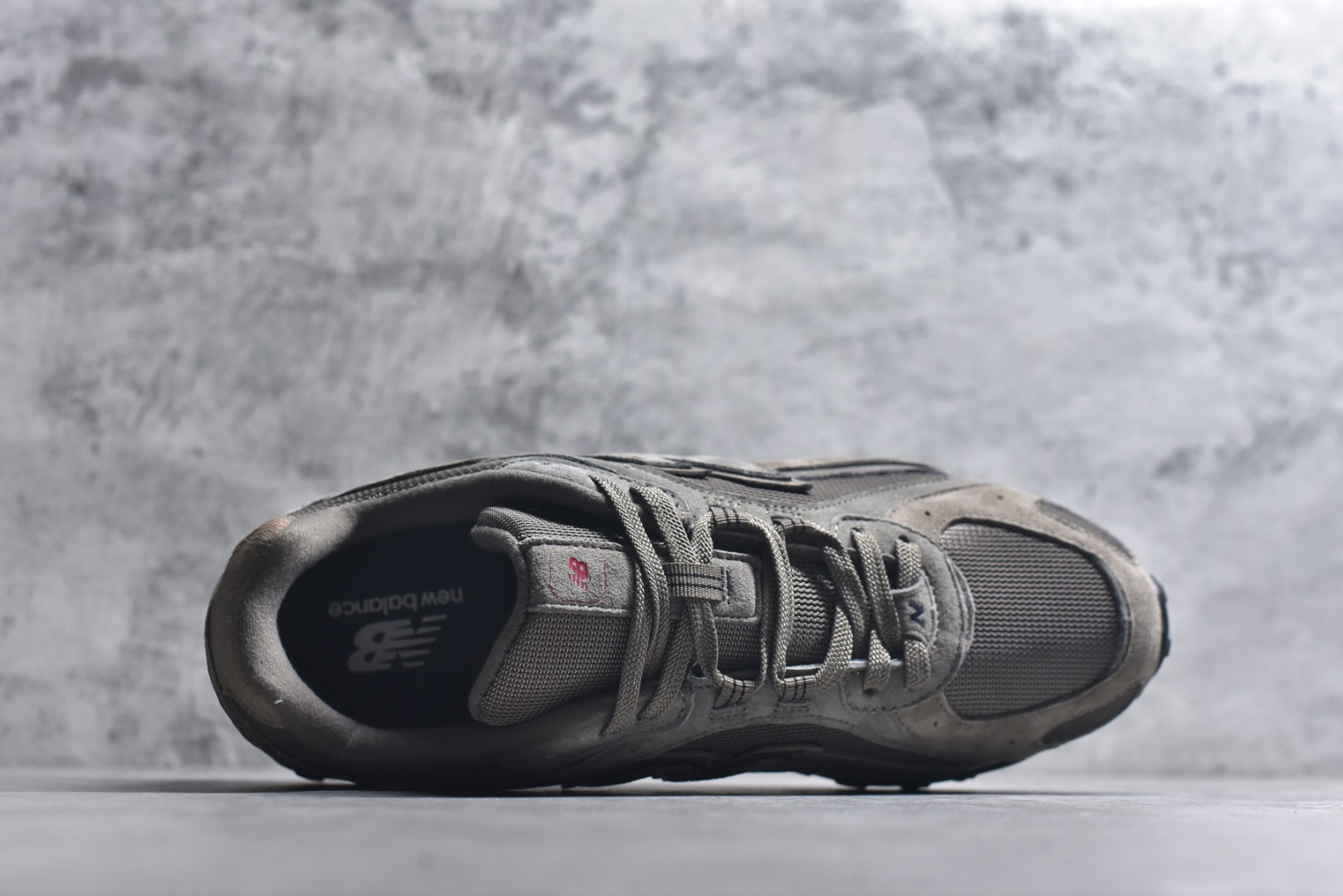 图片[4]-#New Balance 204L 薄底鞋 薄底皮质鞋带德训miu系 减震耐磨包裹性支撑轻便 低帮 生活休闲鞋 轻盈脚感质感兼具 鞋身搭载EVA科技中底,适用多元穿搭场合为户外出行提供舒适长远的穿搭体验 货号：U204L3K9 尺码：36 37 37.5 38 38.5 39 40 40.5 41 42 42.5 43 44 44.5 45-选品中心