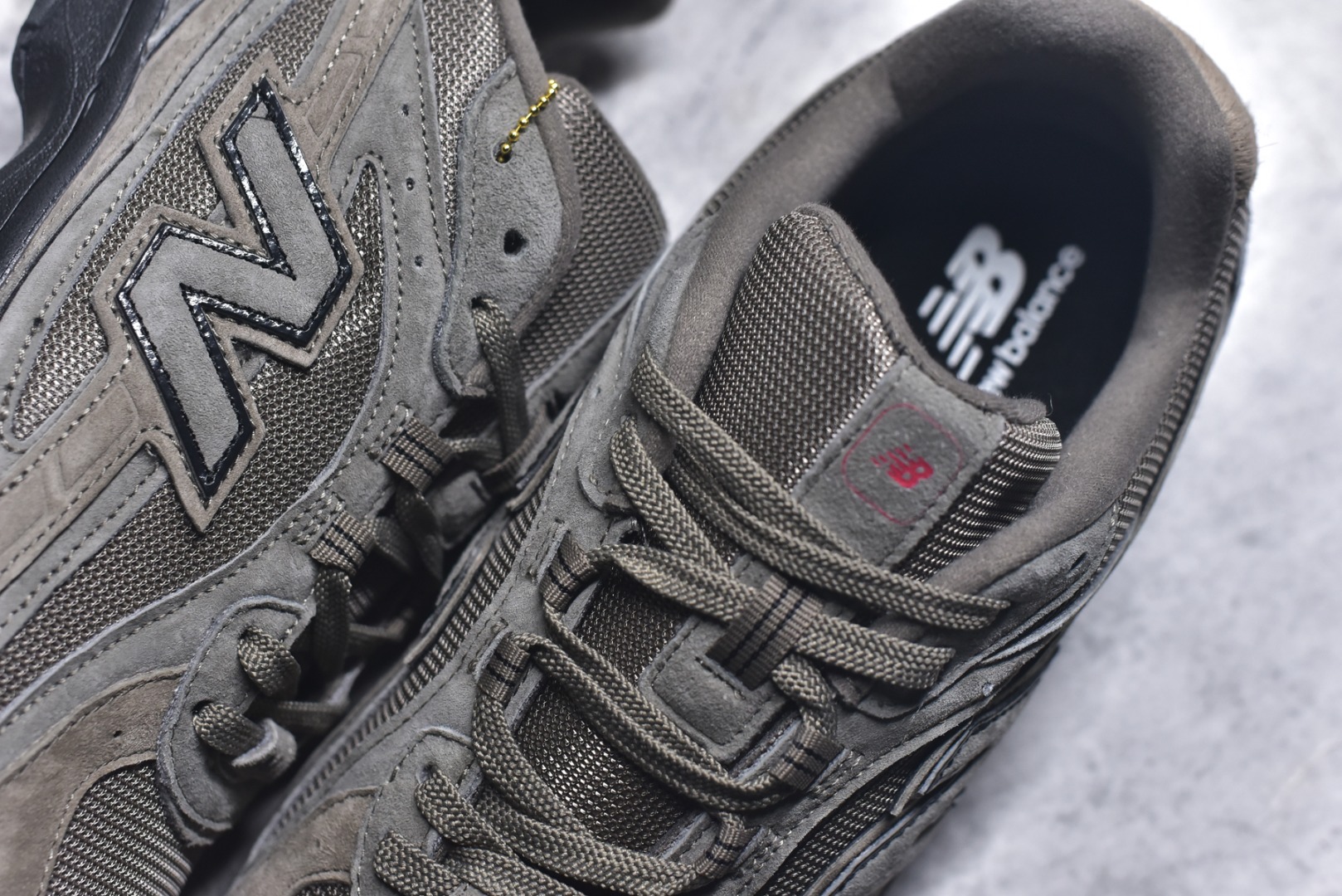 图片[9]-#New Balance 204L 薄底鞋 薄底皮质鞋带德训miu系 减震耐磨包裹性支撑轻便 低帮 生活休闲鞋 轻盈脚感质感兼具 鞋身搭载EVA科技中底,适用多元穿搭场合为户外出行提供舒适长远的穿搭体验 货号：U204L3K9 尺码：36 37 37.5 38 38.5 39 40 40.5 41 42 42.5 43 44 44.5 45-选品中心