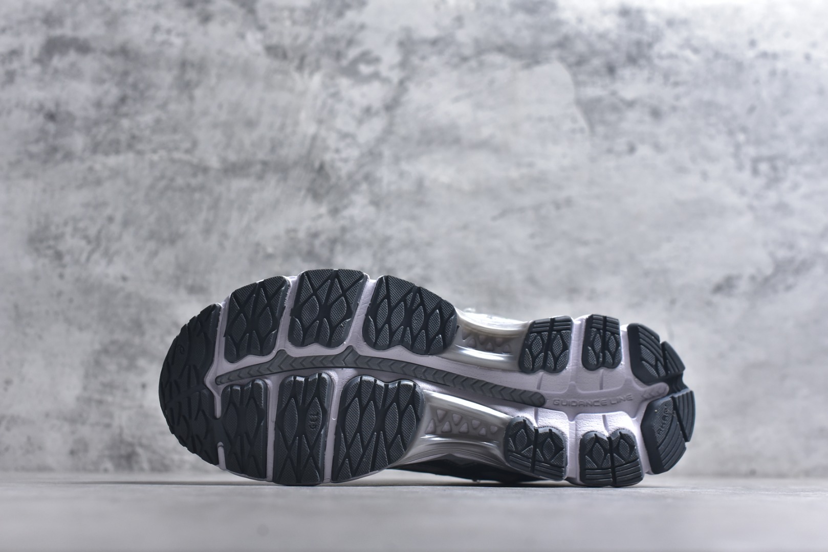 图片[6]-#Asics Gel-Kayano 12.1 亚瑟士 运动休闲透气专业跑鞋 采用工程弹性双层再生针织密度鞋面材质 后跟3D可视GEL缓震乳胶物料 升级FF BLAST PLUS全新缓震中底部位科技材质 外置高耐磨橡胶外底 稳步升级 跑出节奏 货号：1203A759-100 尺码：36-47-选品中心