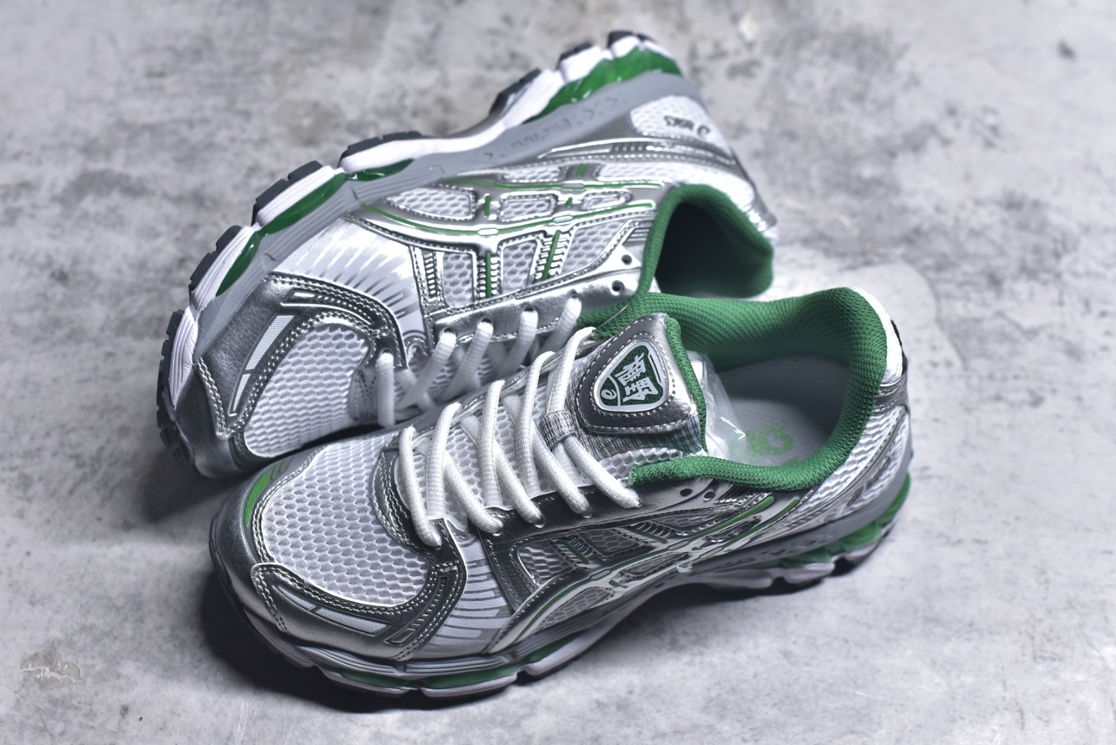 图片[7]-#Asics Gel-Kayano 12.1 亚瑟士 运动休闲透气专业跑鞋 采用工程弹性双层再生针织密度鞋面材质 后跟3D可视GEL缓震乳胶物料 升级FF BLAST PLUS全新缓震中底部位科技材质 外置高耐磨橡胶外底 稳步升级 跑出节奏 货号：1203A759-100 尺码：36-47-选品中心