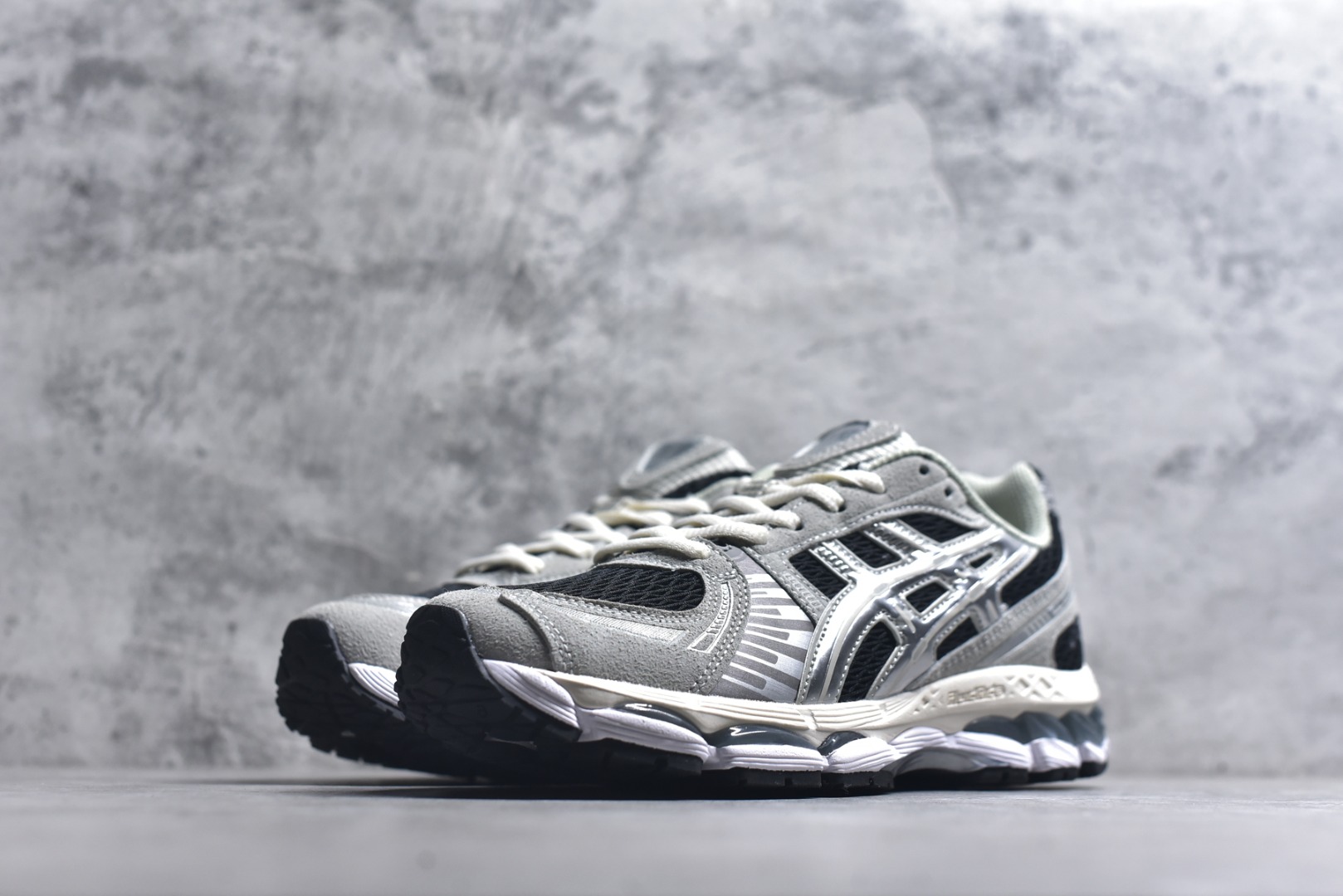 图片[2]-#Asics Gel-Kayano 12.1 亚瑟士 运动休闲透气专业跑鞋 采用工程弹性双层再生针织密度鞋面材质 后跟3D可视GEL缓震乳胶物料 升级FF BLAST PLUS全新缓震中底部位科技材质 外置高耐磨橡胶外底 稳步升级 跑出节奏 货号：1203A846-020 尺码：36-47-选品中心