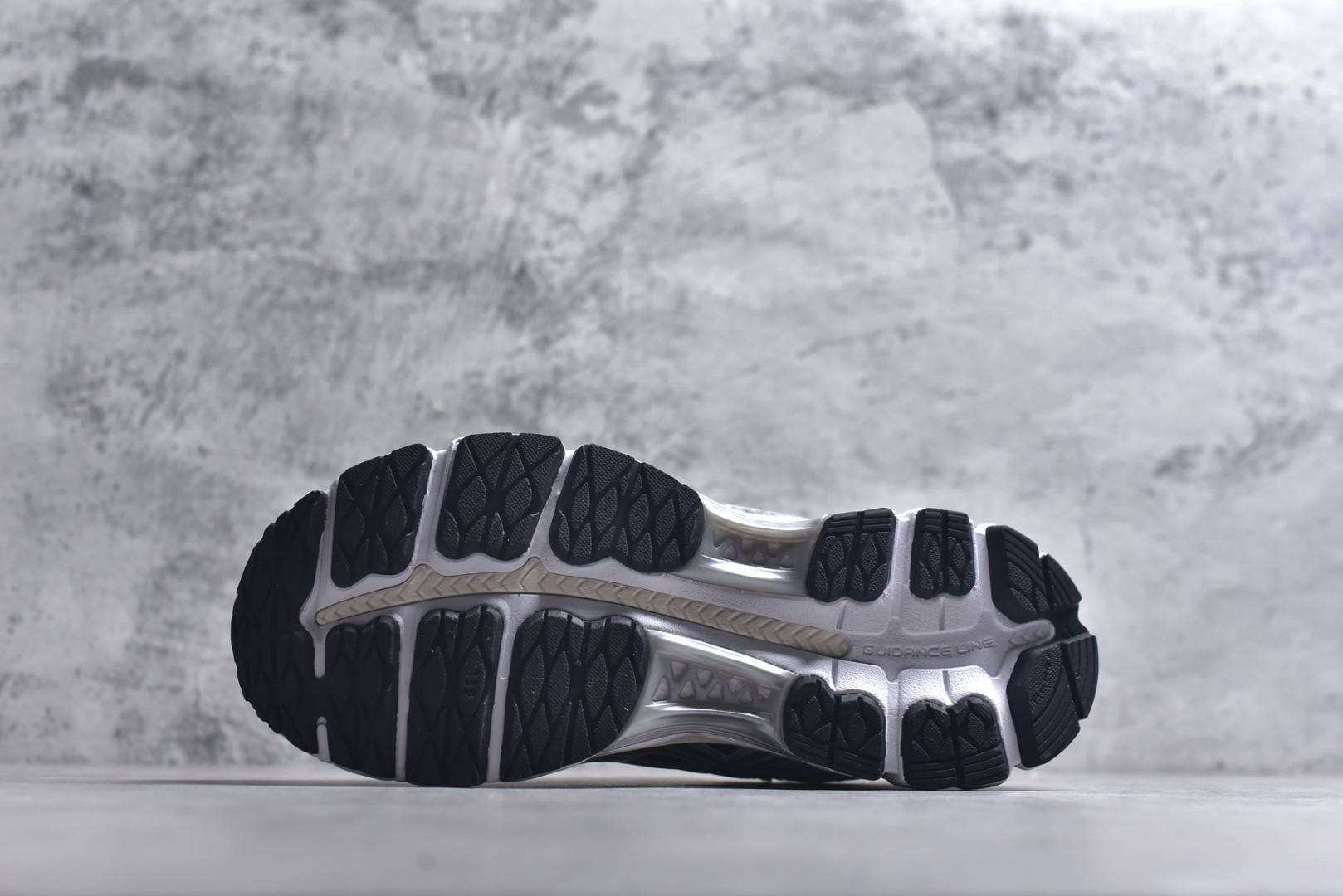 图片[6]-#Asics Gel-Kayano 12.1 亚瑟士 运动休闲透气专业跑鞋 采用工程弹性双层再生针织密度鞋面材质 后跟3D可视GEL缓震乳胶物料 升级FF BLAST PLUS全新缓震中底部位科技材质 外置高耐磨橡胶外底 稳步升级 跑出节奏 货号：1203A846-020 尺码：36-47-选品中心